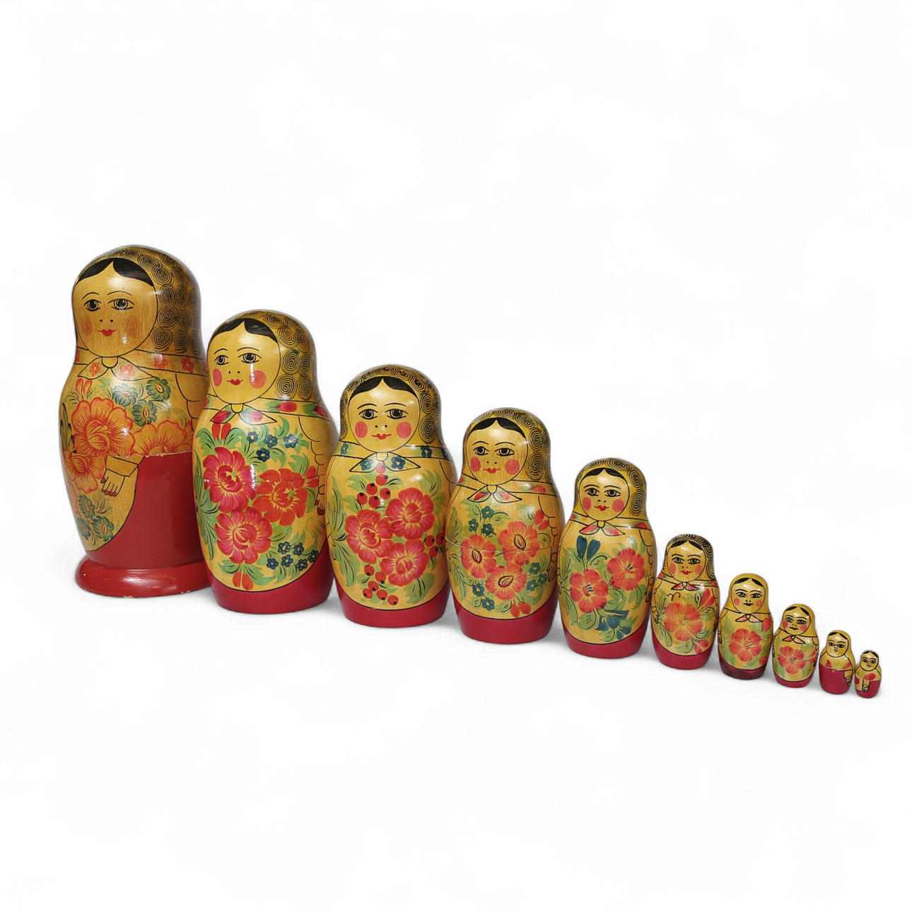 BABUSHKA,,docka i bemålat trä, Ryssland.