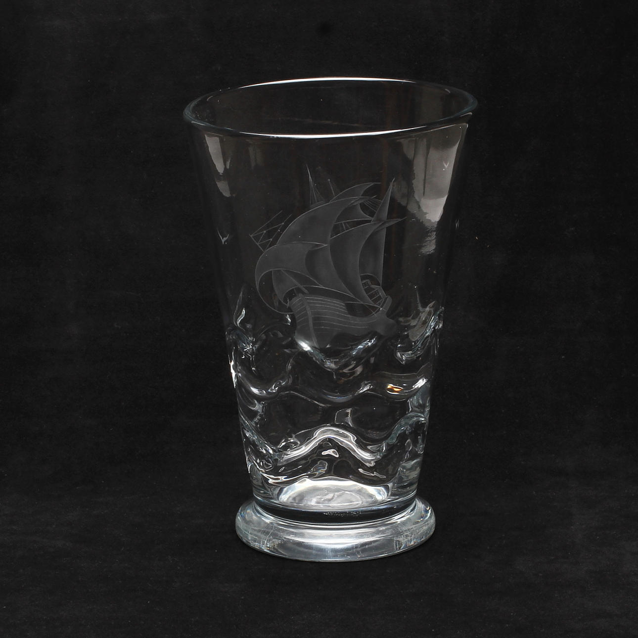 VAS, Vicke Lindstrand, Orrefors. Signerad.