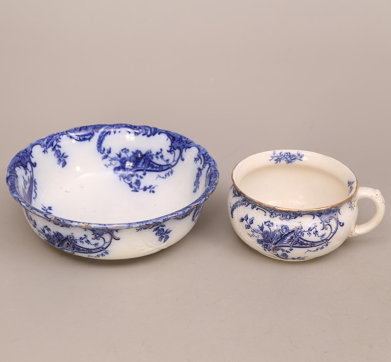 HANDFAT & NATTKÄRL, porslin, Teresia - Rörstrand, 1900-tal.