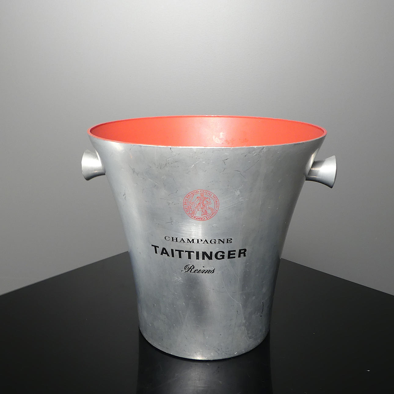 CHAMPAGNE COOLER, Taittinger.