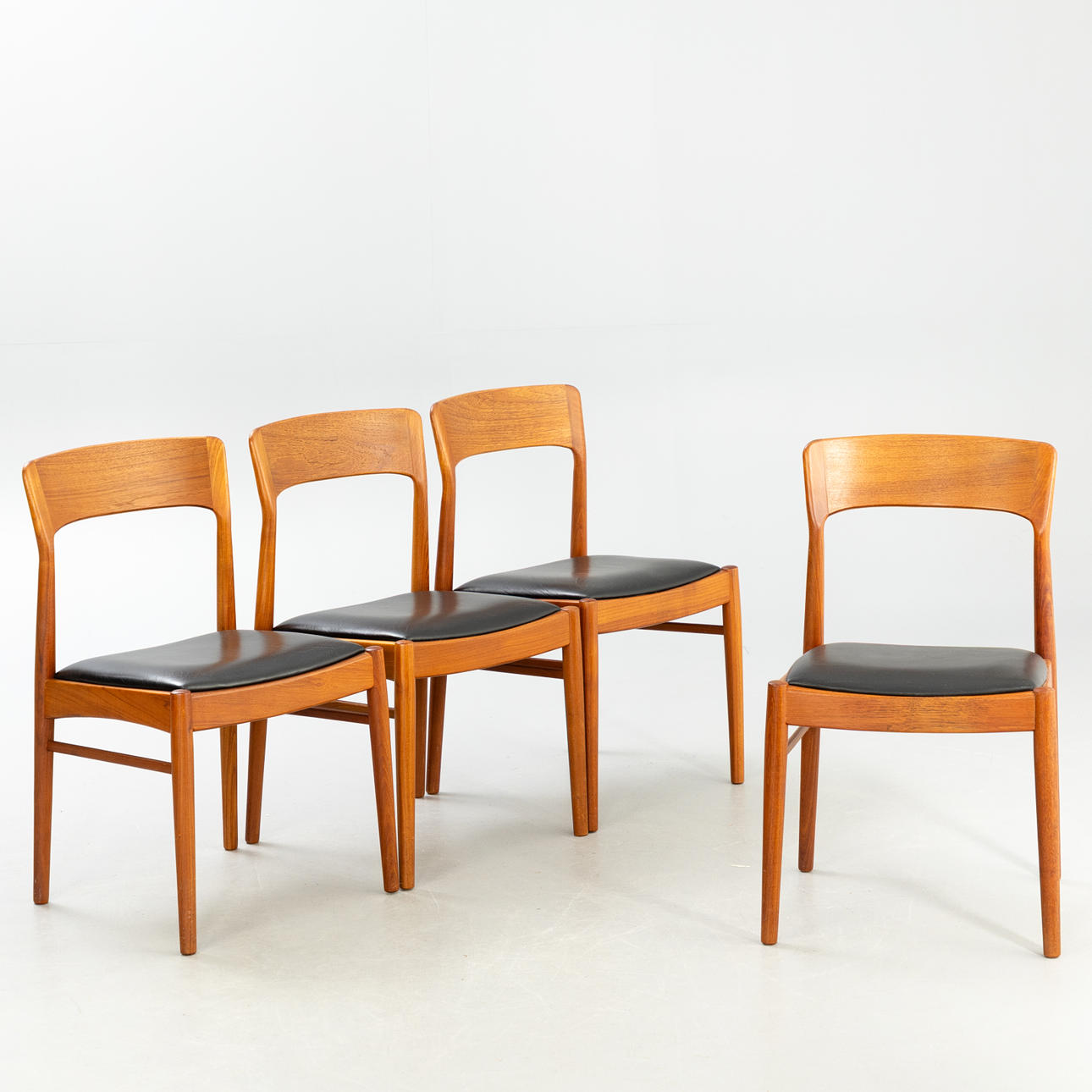 KS Møbler, 4 stolar/matsalsstolar, teak, Danmark (4).