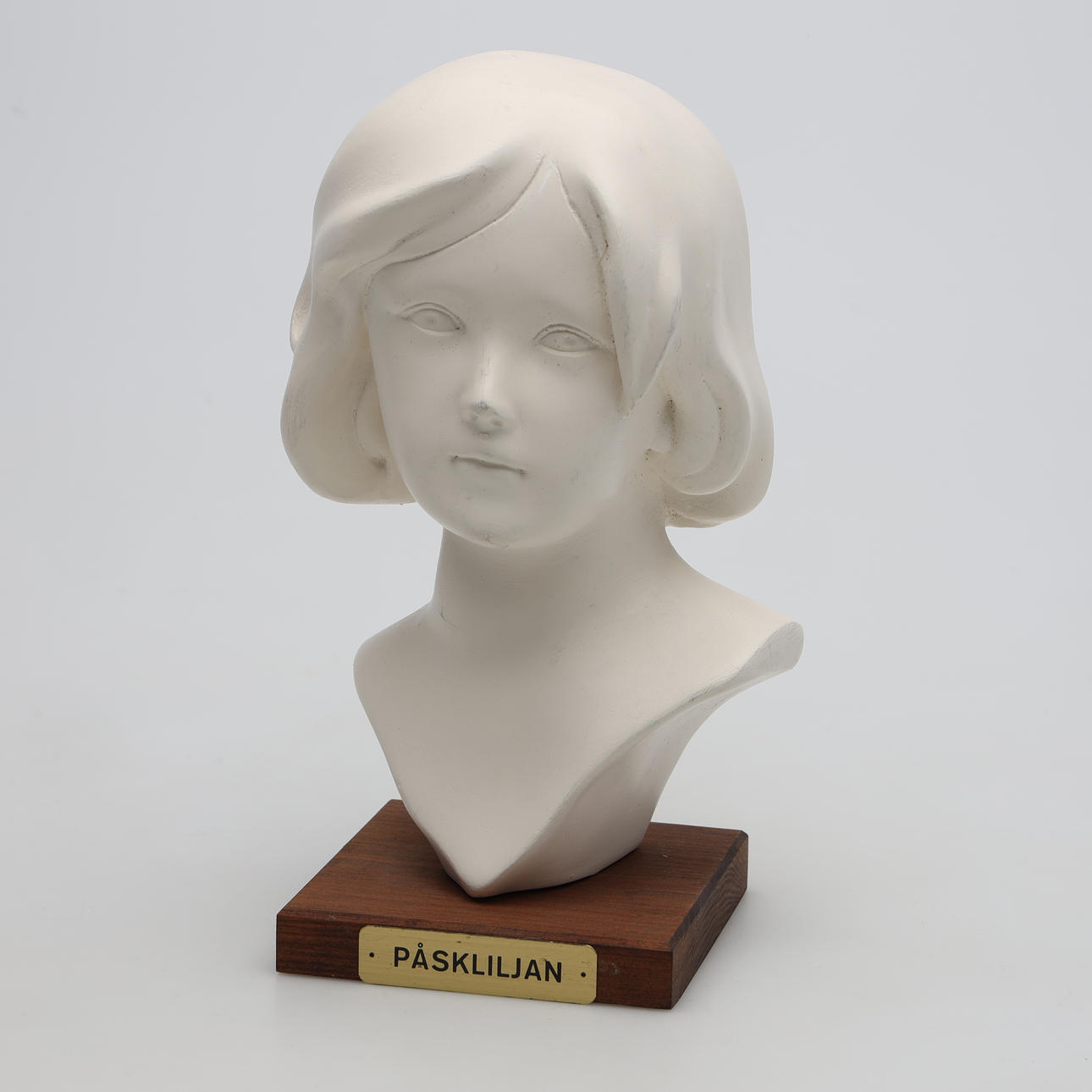 A 20th-century 'Daffodil' art mass bust.