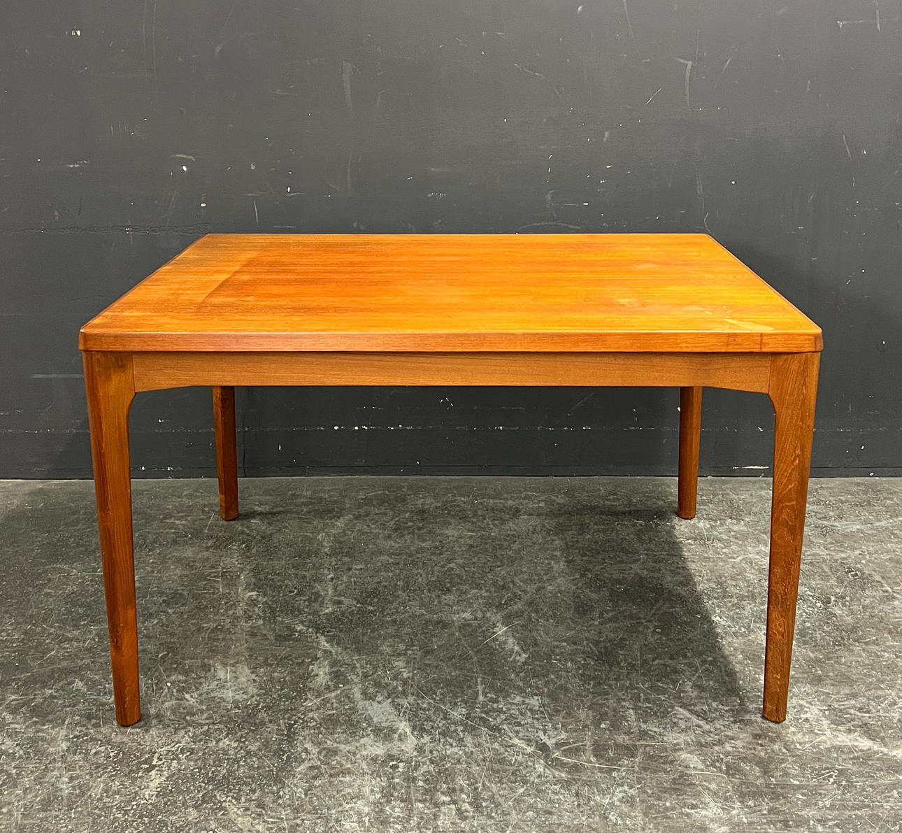 HENNING KJAERNULF. EXTENDABLE DINING TABLE.