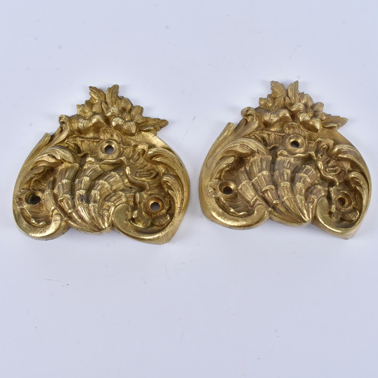 A 19th century bronze decor element.