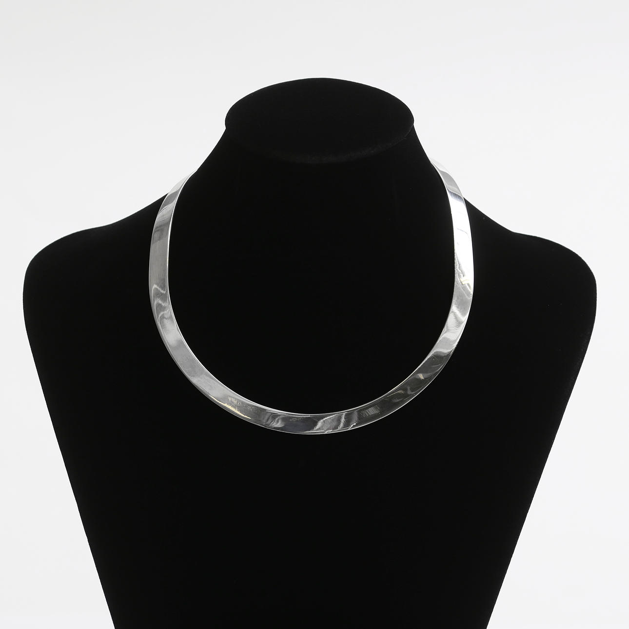 NECKLACE, silver, 34 grams.