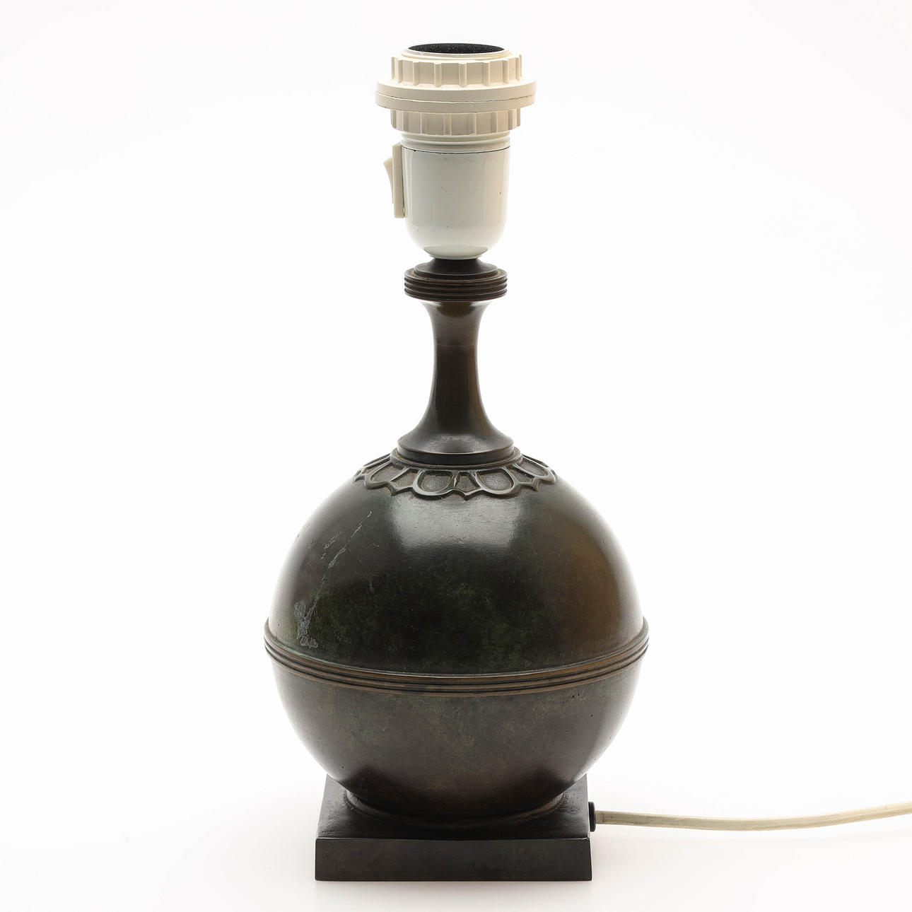 An art deco bronze table lamp, GAB, 1930's.