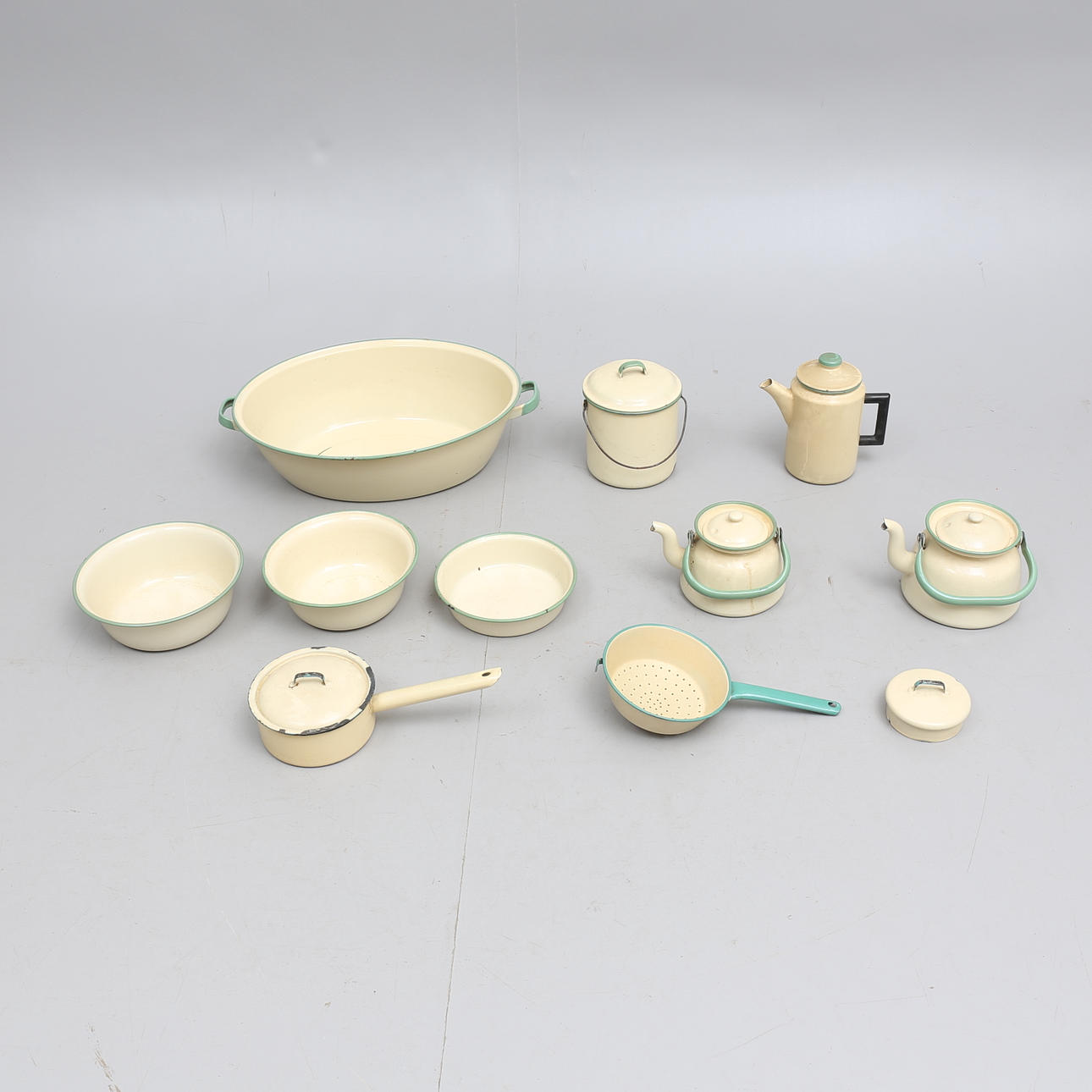 KOCKUMS EMALJ, 10 delar, 1900-talets mitt.