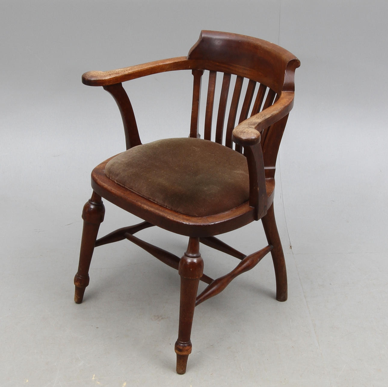 KARMSTOL, 1900-talets första hälft.