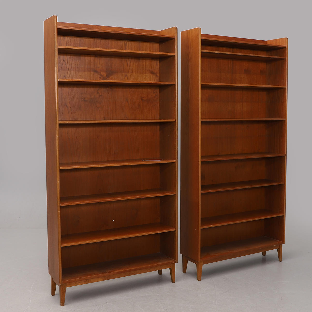 A pair of bookcases, second half of the 20th century. Furniture ...