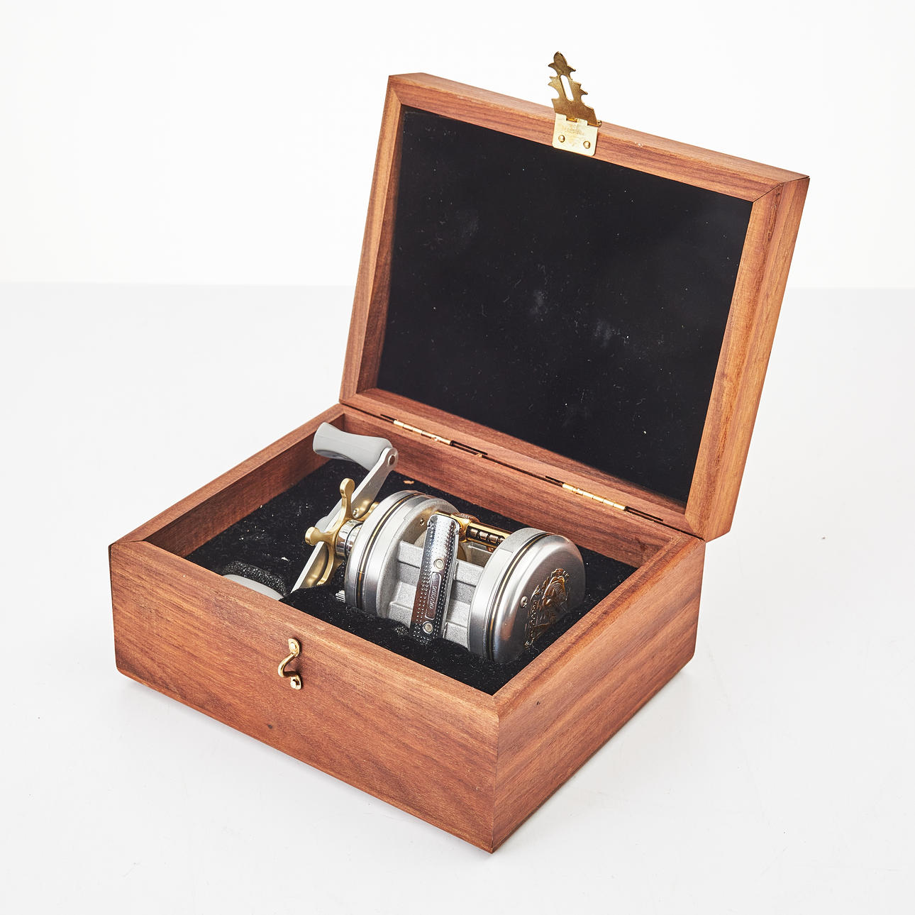 FISHING REEL, “Ambassadeur 5600 CDL”, Abu Garcia, glossy and matte