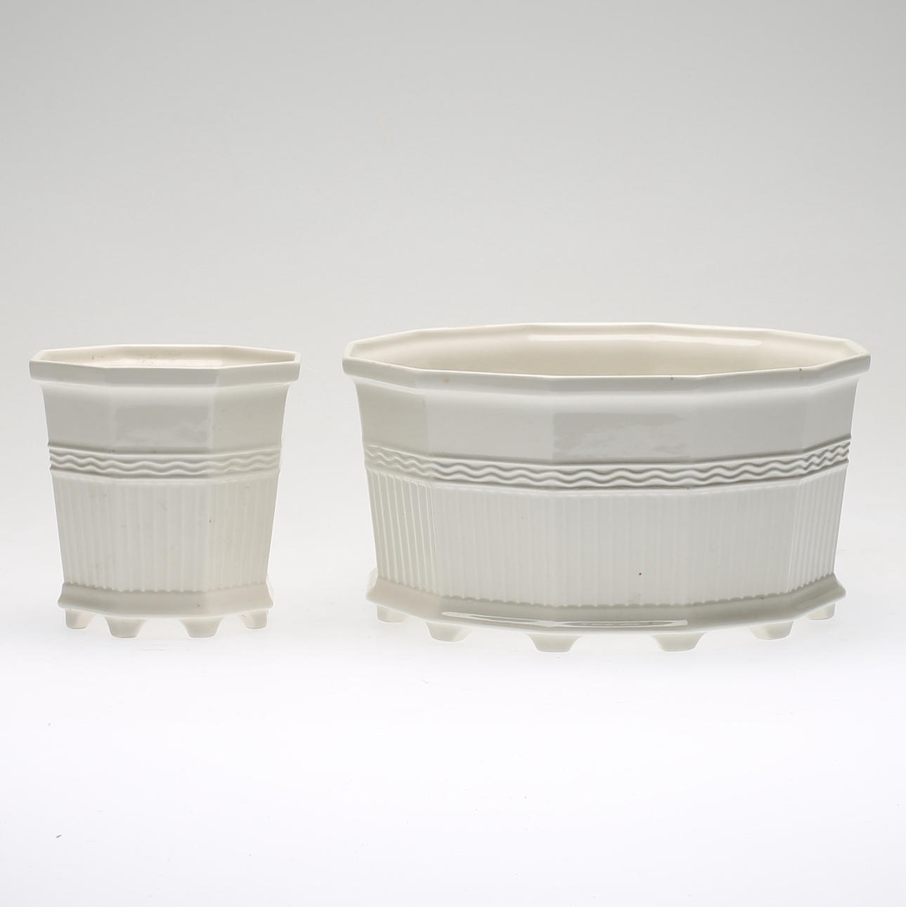 YTTERFODER, 2 st, "Waldemarsuddekrukan nr 1 samt nr 3", Prins Eugen, Gustavsberg.