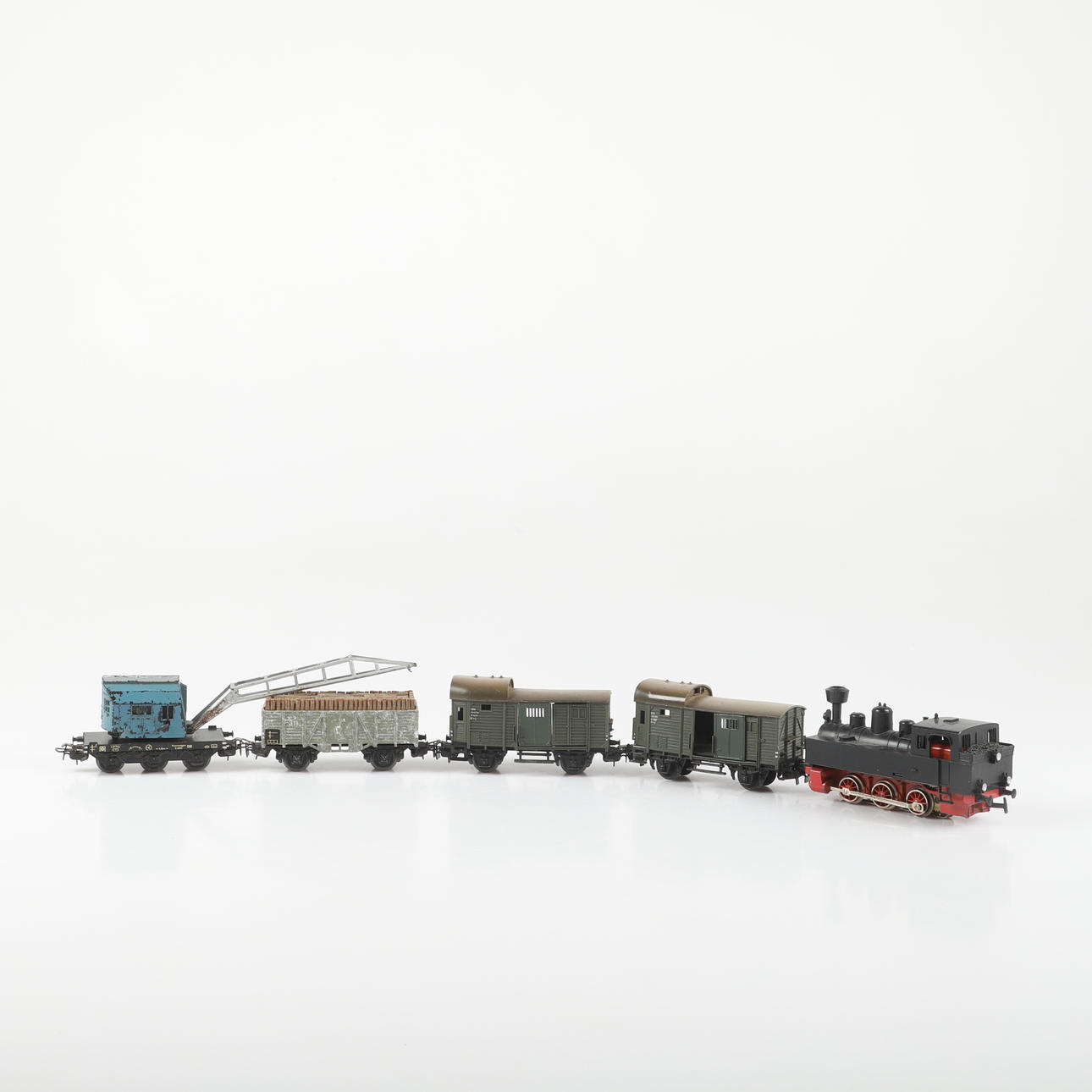 5 STEAM LOCOMOTIVES AND WAGONS, Märklin, Germany.