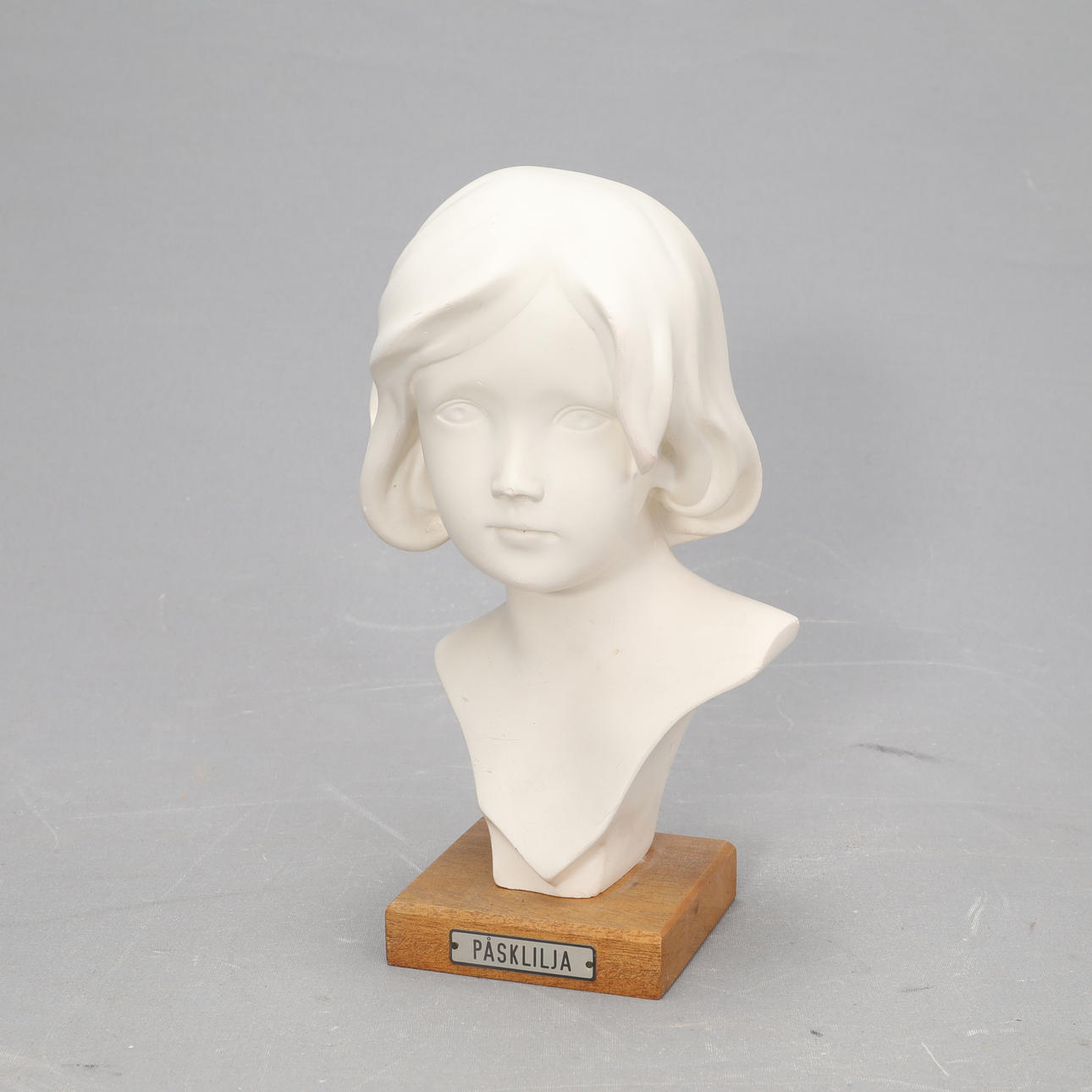 A plaster bust, "daffodil “, 20th century.