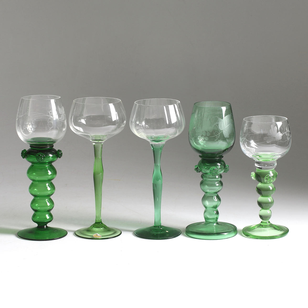 REMMARE, 16 delar, glas, 5 olika modeller, bl.a. Kosta. 1900-tal.