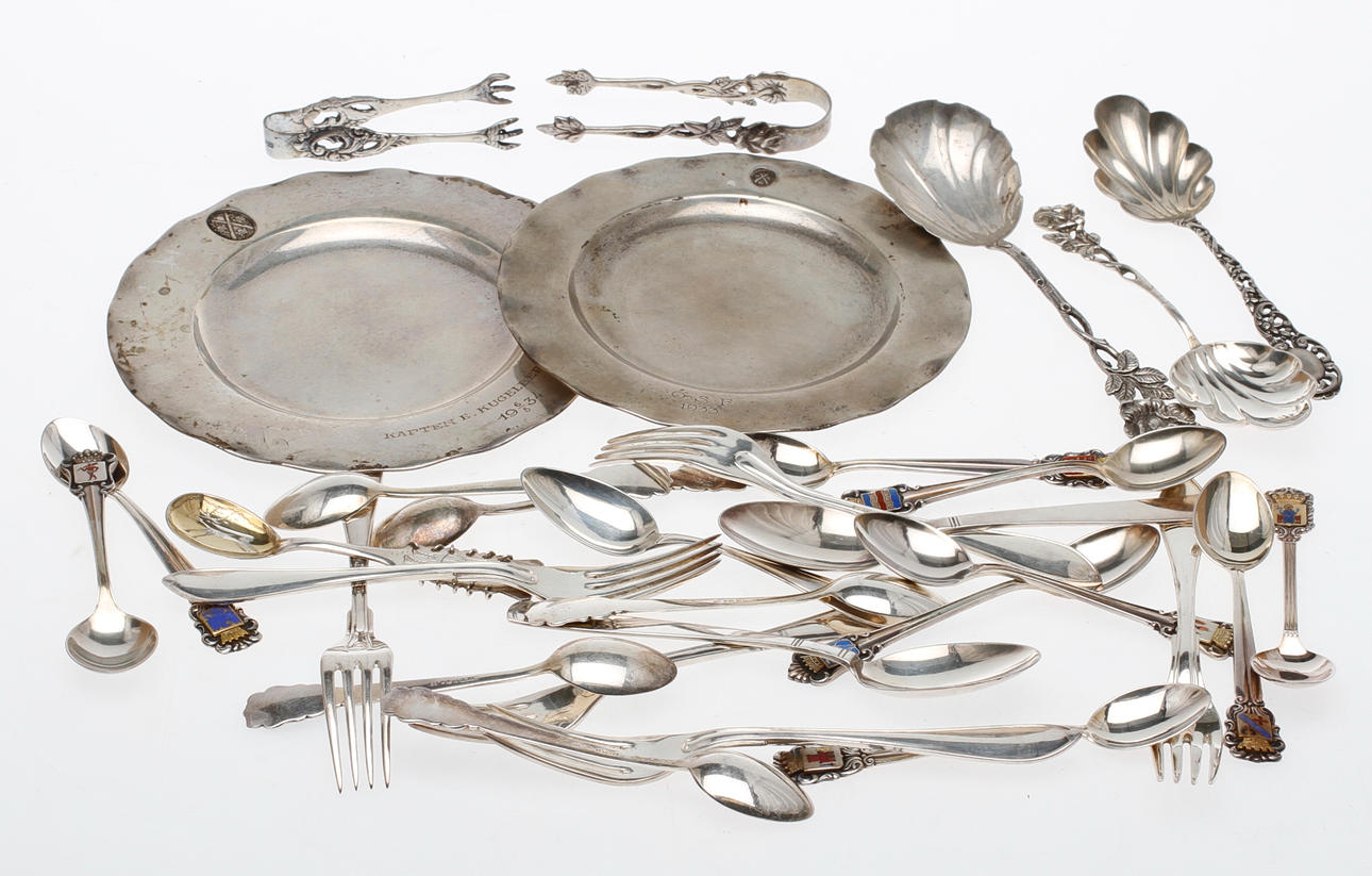 SILVERFÖREMÅL, vikt ca 600 gram.