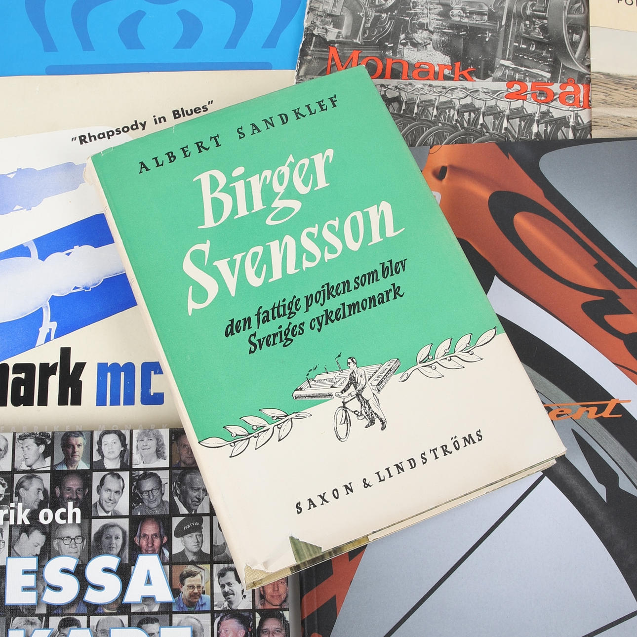 BOOKS & BOOKLETS, 8 pieces, Monark/Crescent.