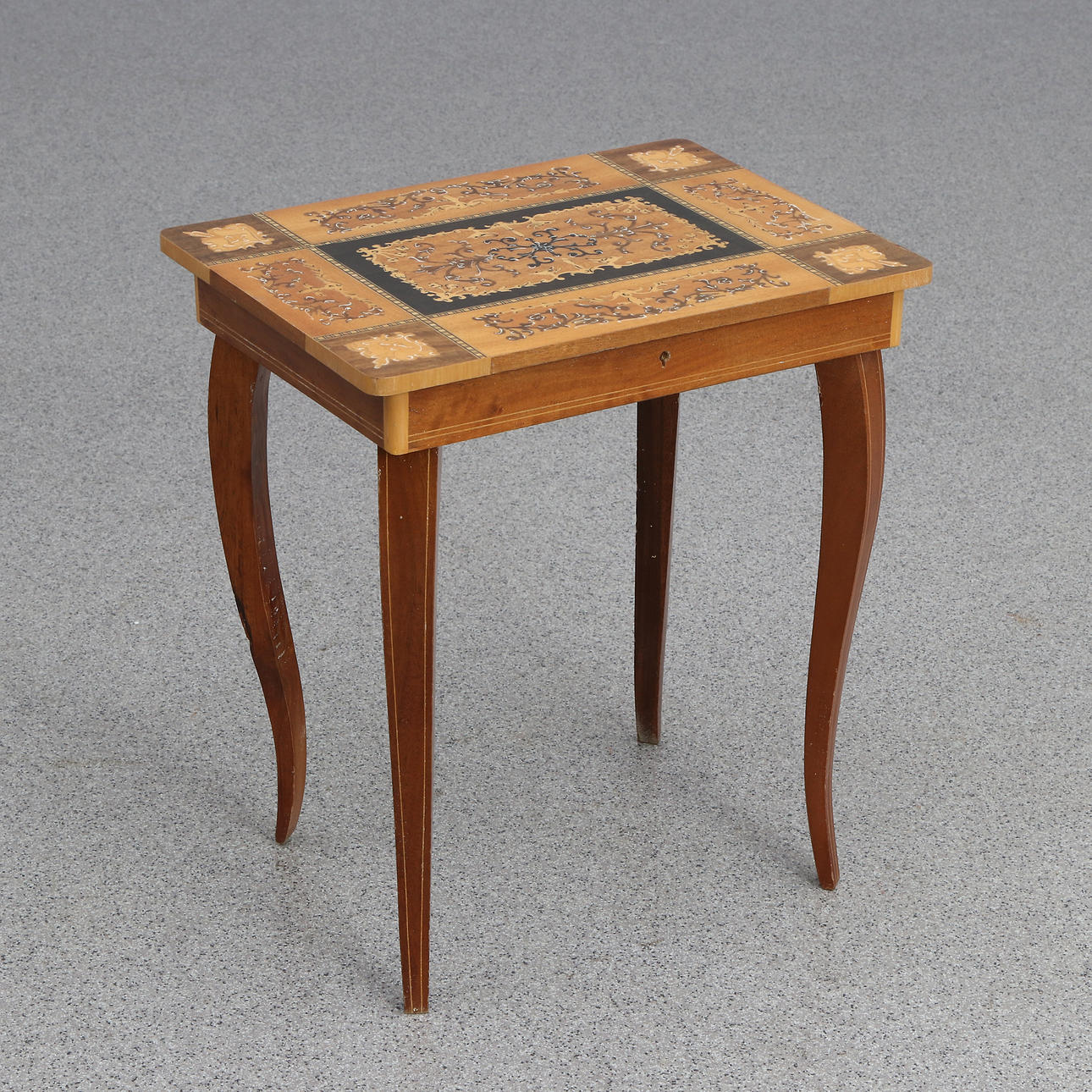 SEWING TABLE WITH GAMING BOX, 20TH CENTURY.