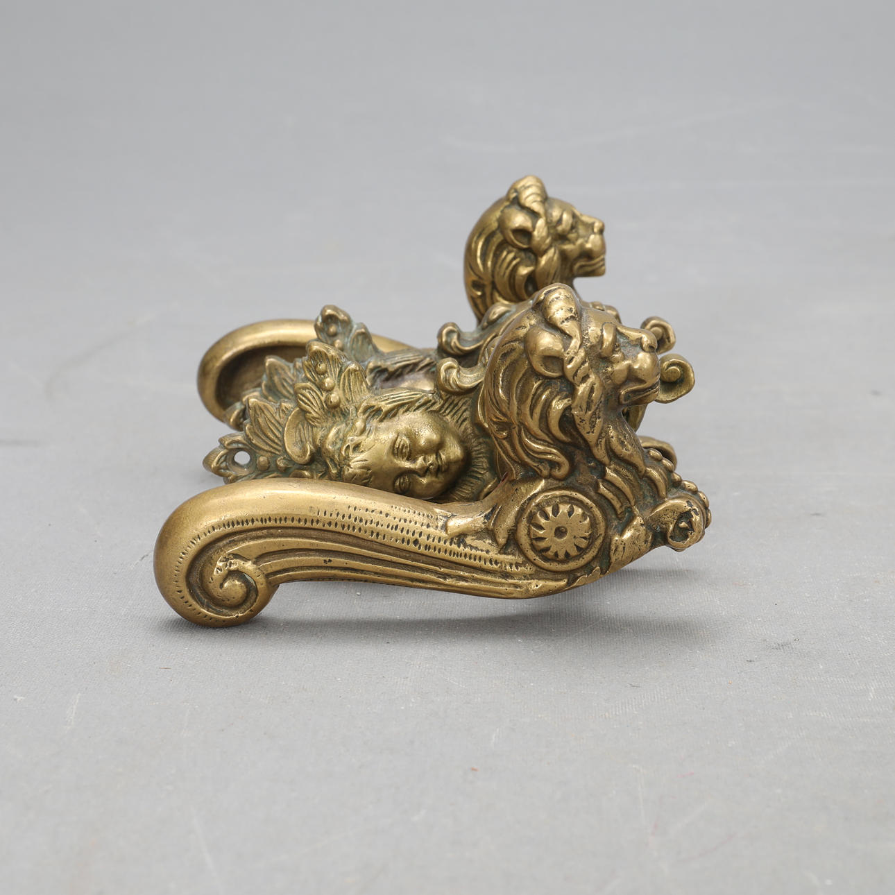 DÖRRHANDTAG, äldre modell.