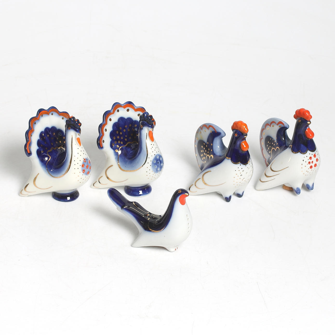 SALT, PEPPAR samt SOCKERSTRÖARE, 5 delar, porslin, fåglar, Lomonosov, Ryssland.