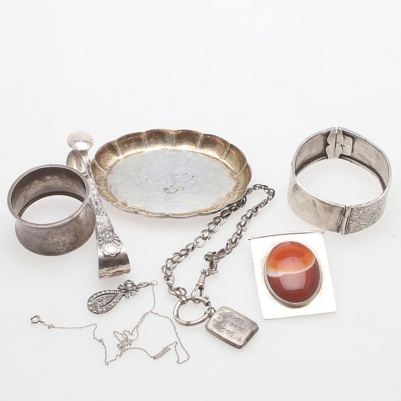 SMYCKEN m.m, 7 delar, silver, 1900-tal, totalvikt 151,09 gram.