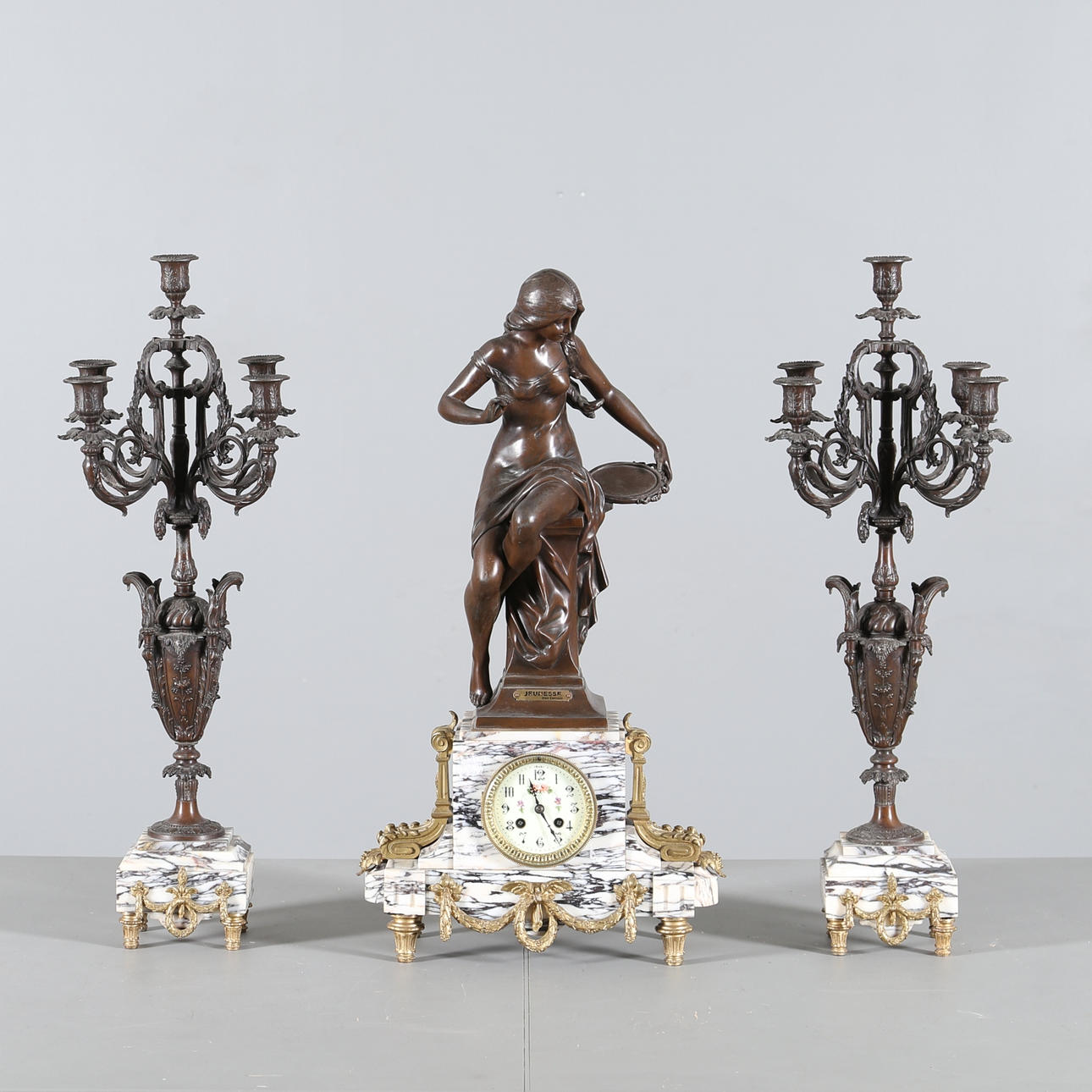 BORDSGARNITYR, 3 delar, Louis XVI-stil, 1900-talets början.