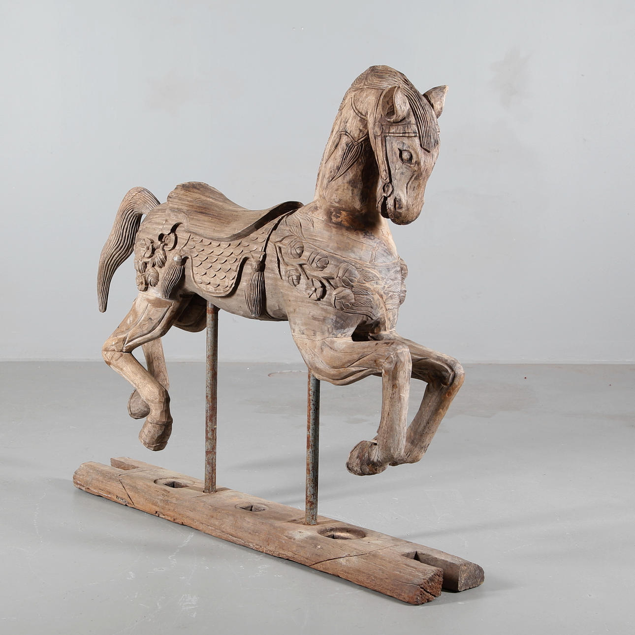 SKULPTUR, Karusellhäst i trä, 1900-talets första hälft, Burma.