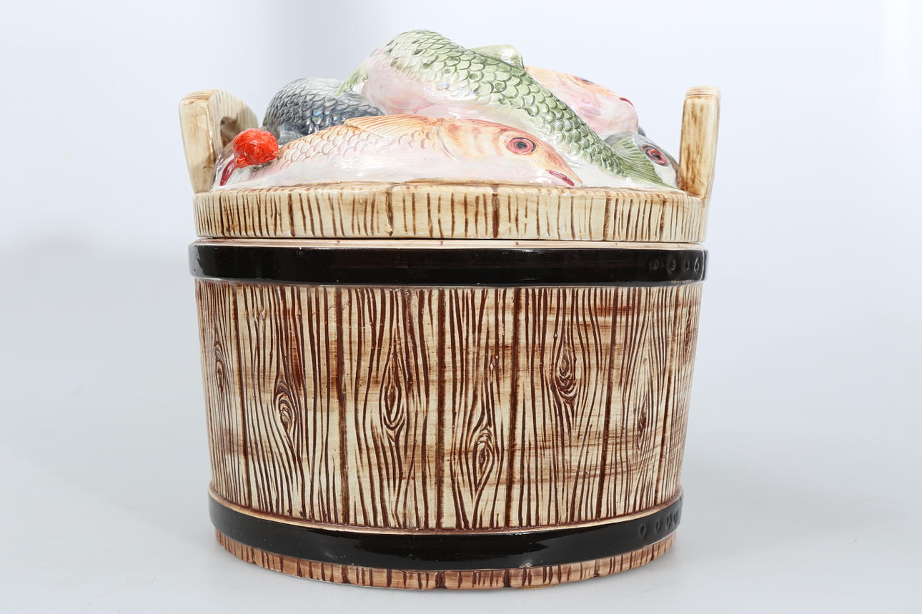 SILLTUNNA MED LOCK, porslin, Italien, 1900-talet andra hälft.