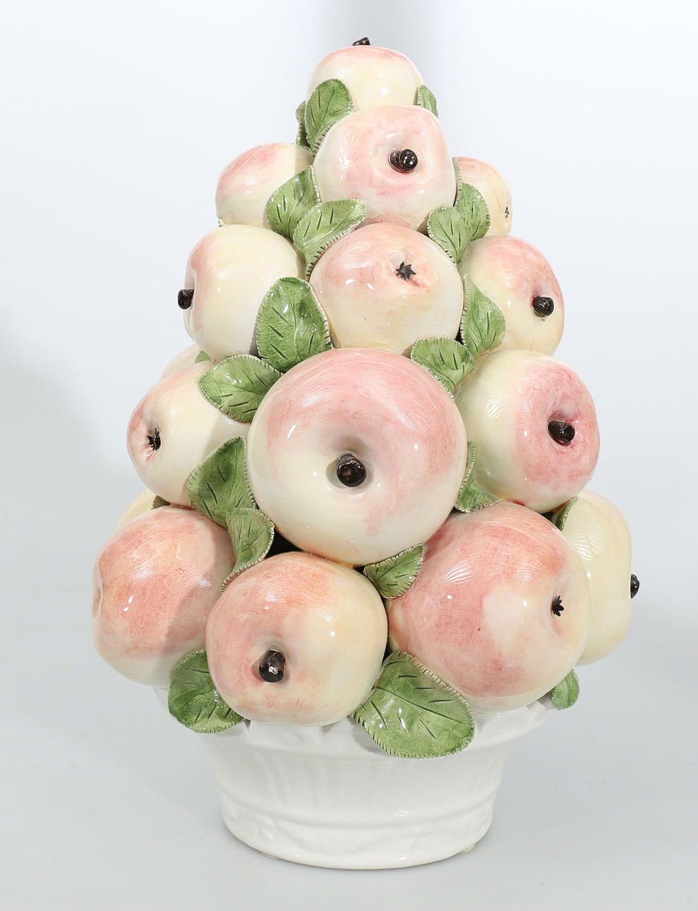 BORDSUPPSATS, porslin, Komposition med äpplen, Bassano, Italien, 1900-talets andra hälft.