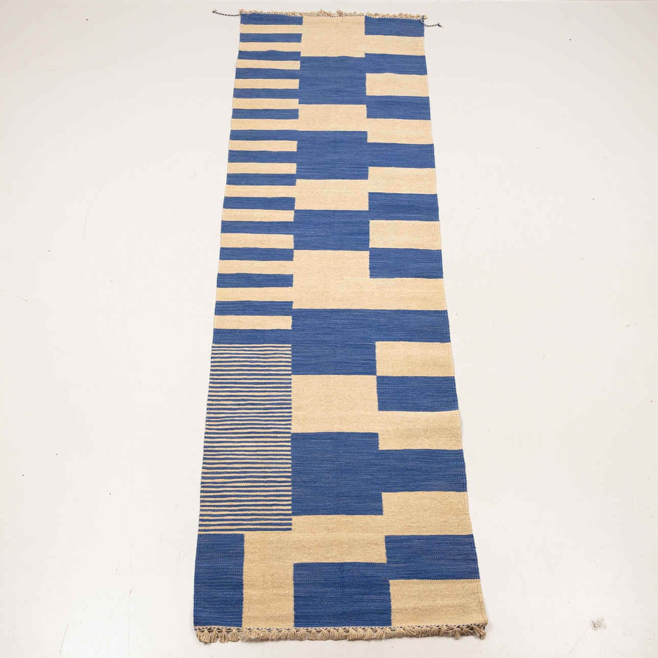 GALLERY CARPET, Kelim, ca 343x92 cm.