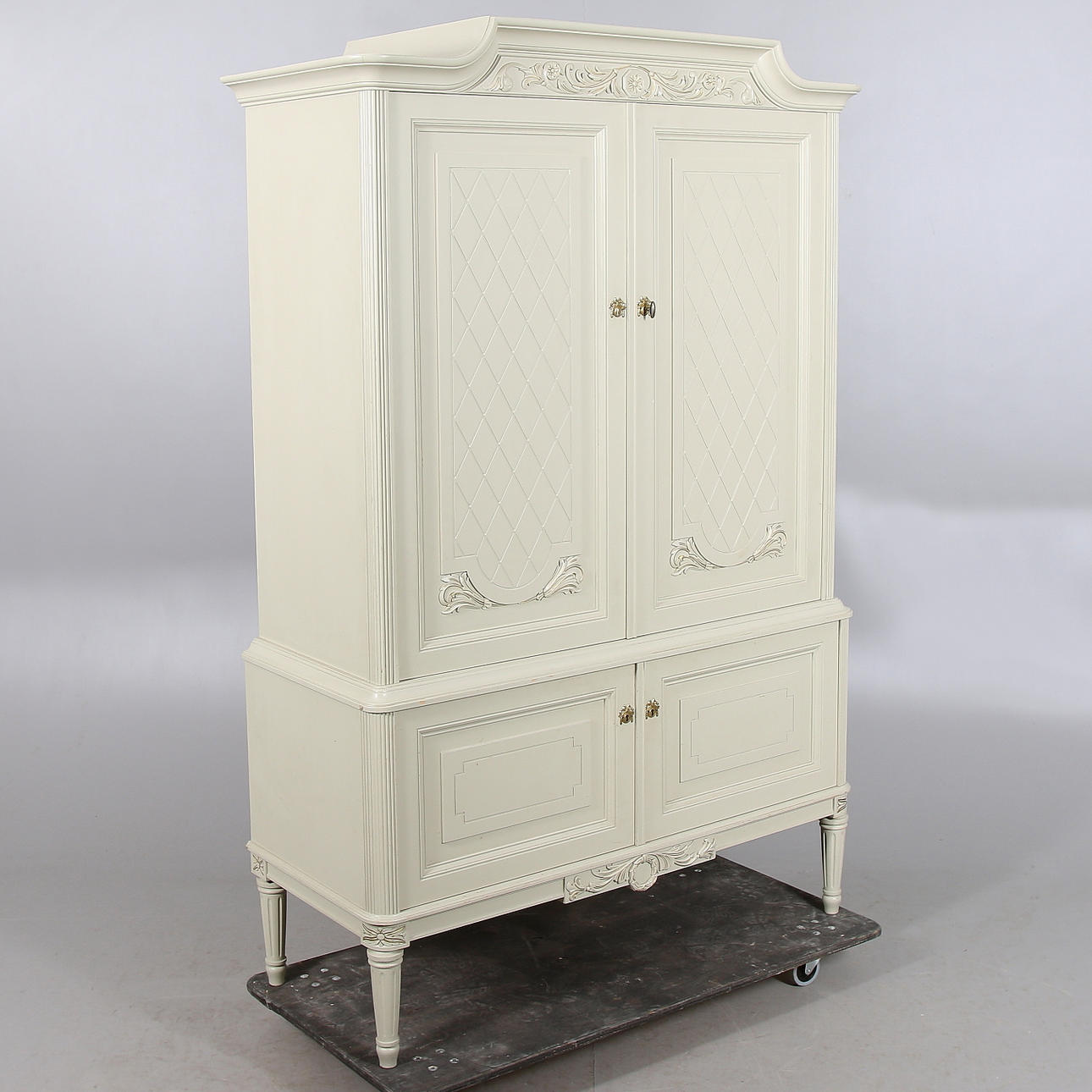 MATSALSSKÅP, Gustaviansk stil, 1900-talets andra hälft.