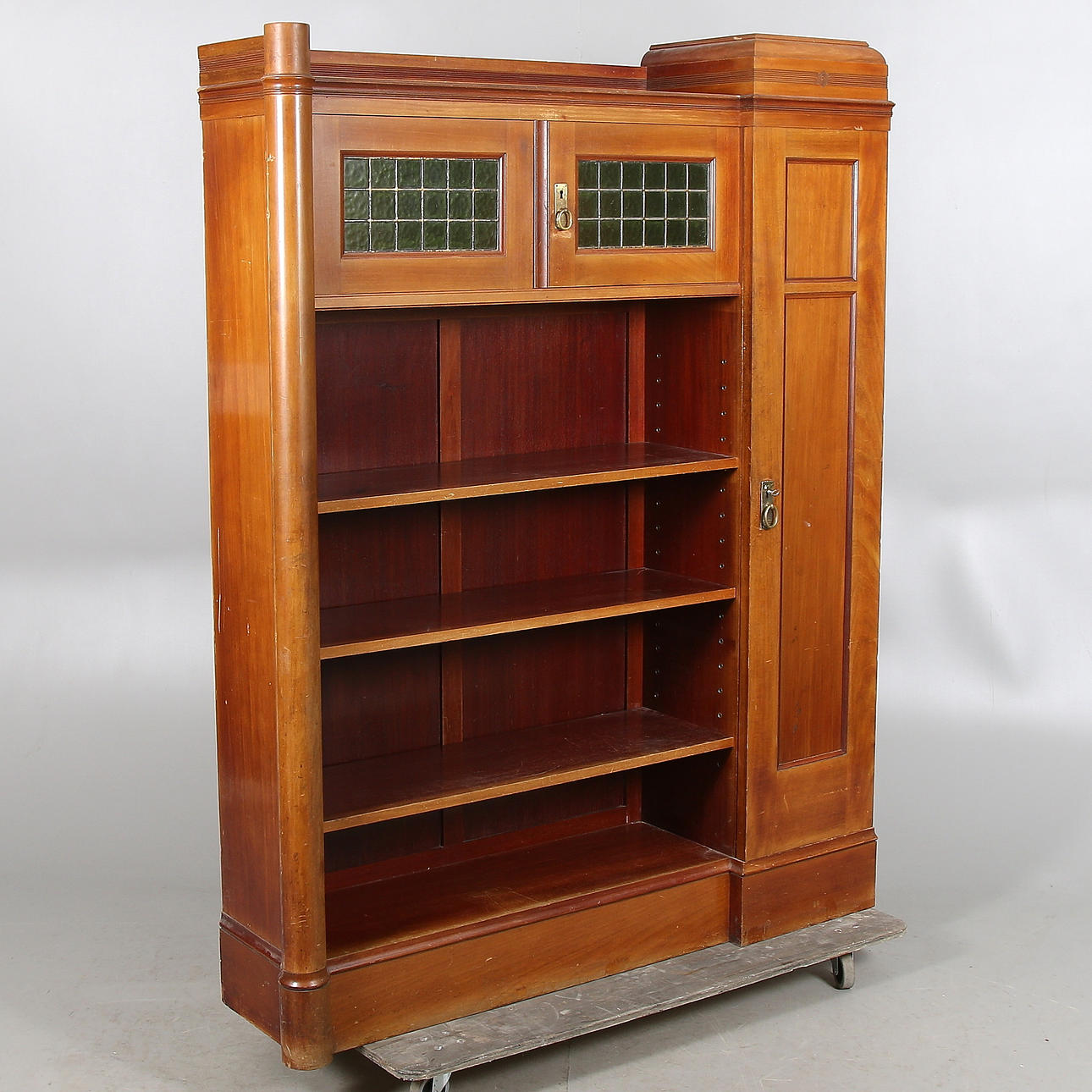 VITRINSKÅP / BOKHYLLA, jugend, tidigt 1900-tal.