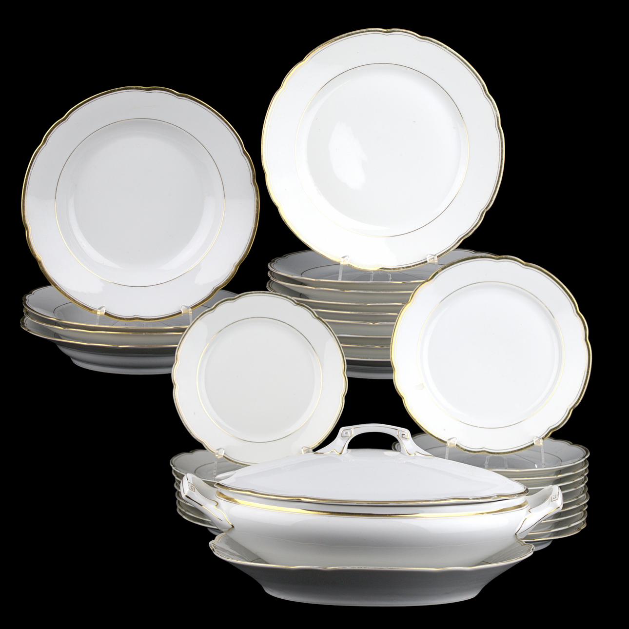 A 33-piece tableware set, possibly Germany.