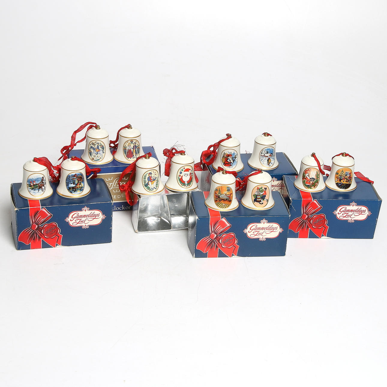 JULKLOCKOR, 12 st, porslin, "Gammeldags Jul", Rörstrand.