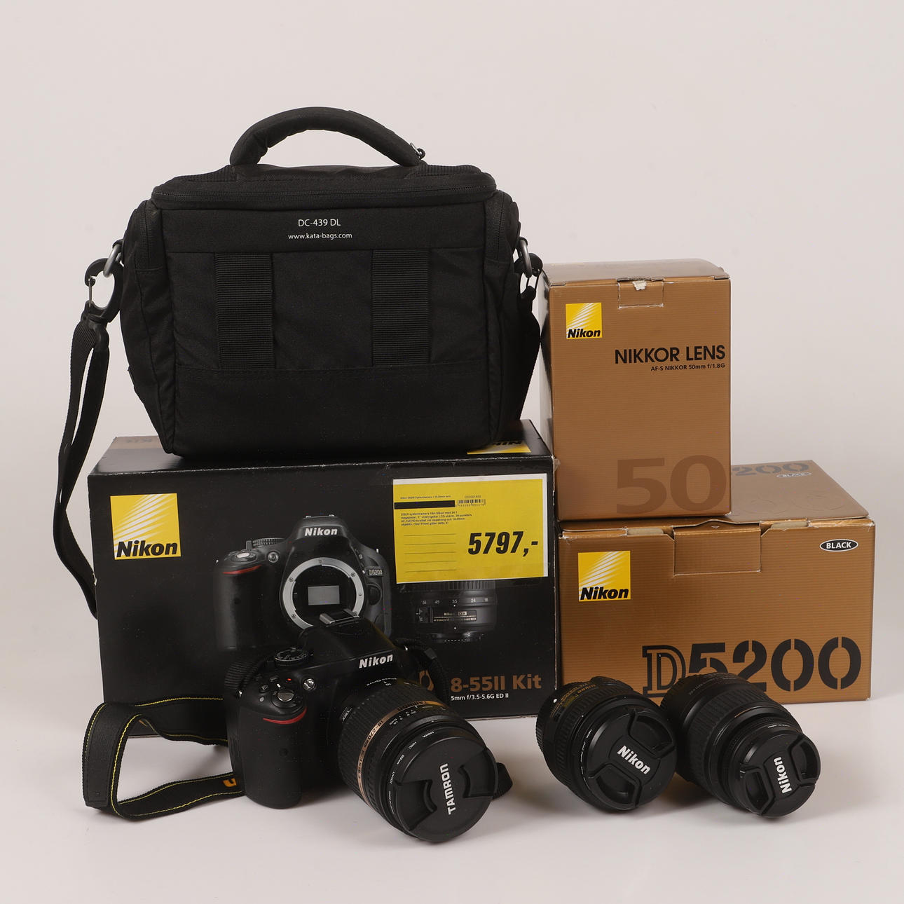 CAMERA, Nikon D5200.