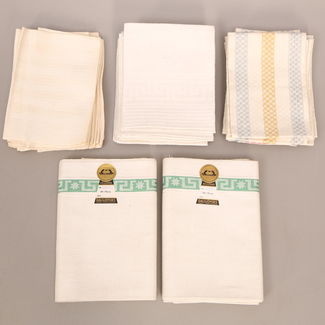 HANDDUKAR, 12 st, grönvita + HANDDUKAR, 21 st, olika färger.