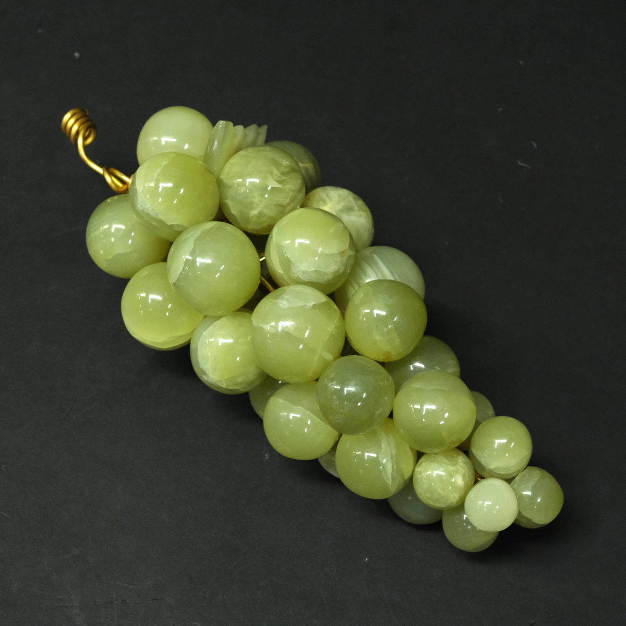 TABLE DECORATION, ONYX, GRAPE CLUSTER.