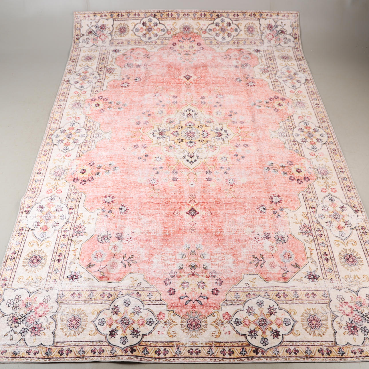 MATTA, tryckt motiv, 365 x 247 cm.