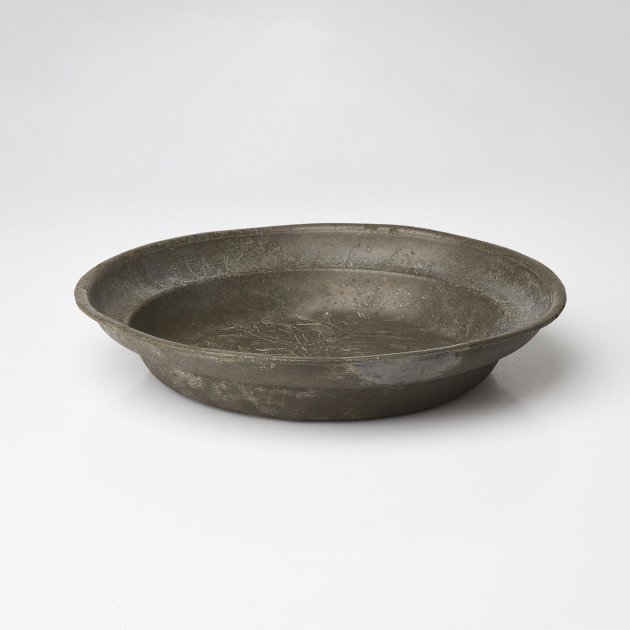 DISH, pewter, etched decor, vanitas motif, dated 1632.