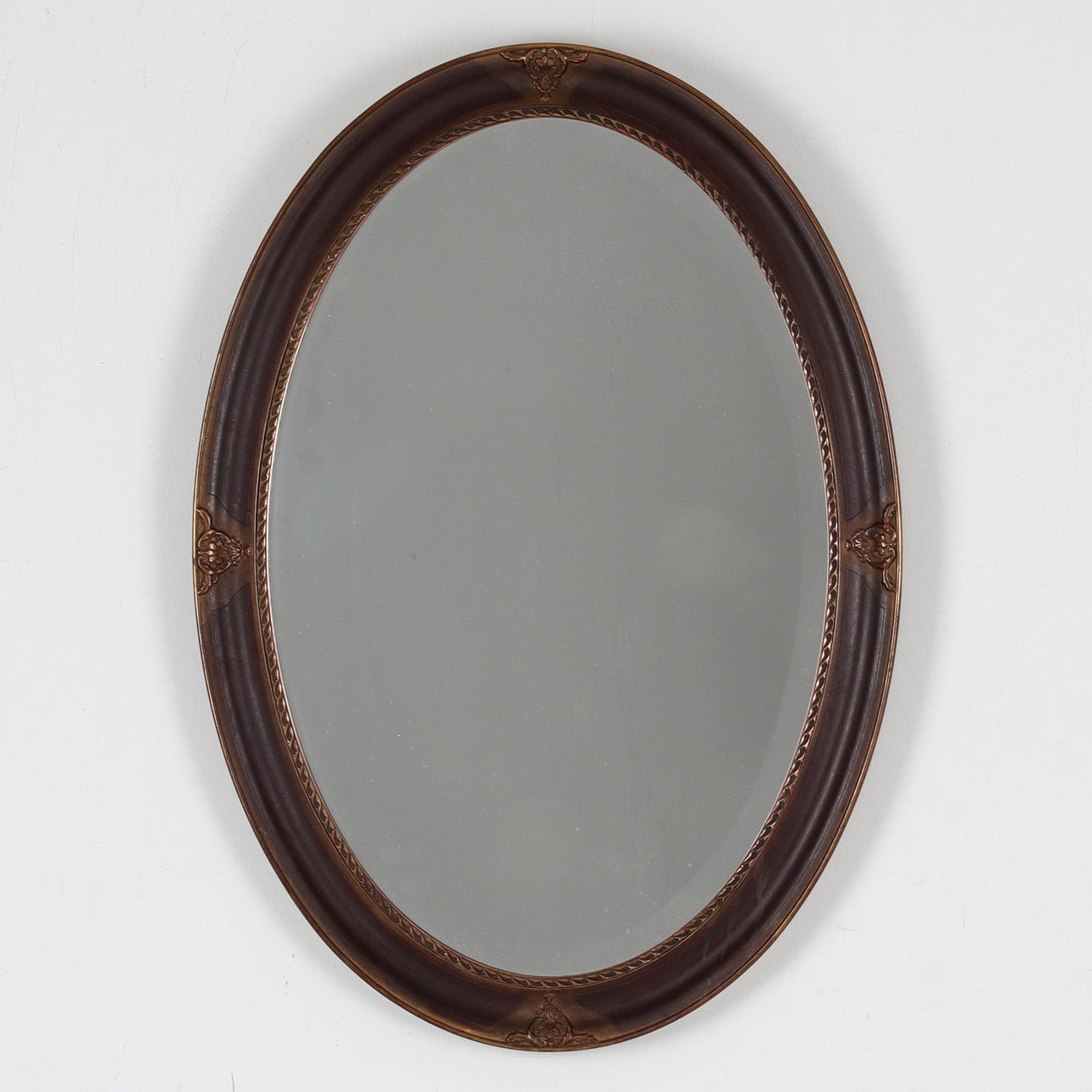SPEGEL oval form, 1900-talets mitt.