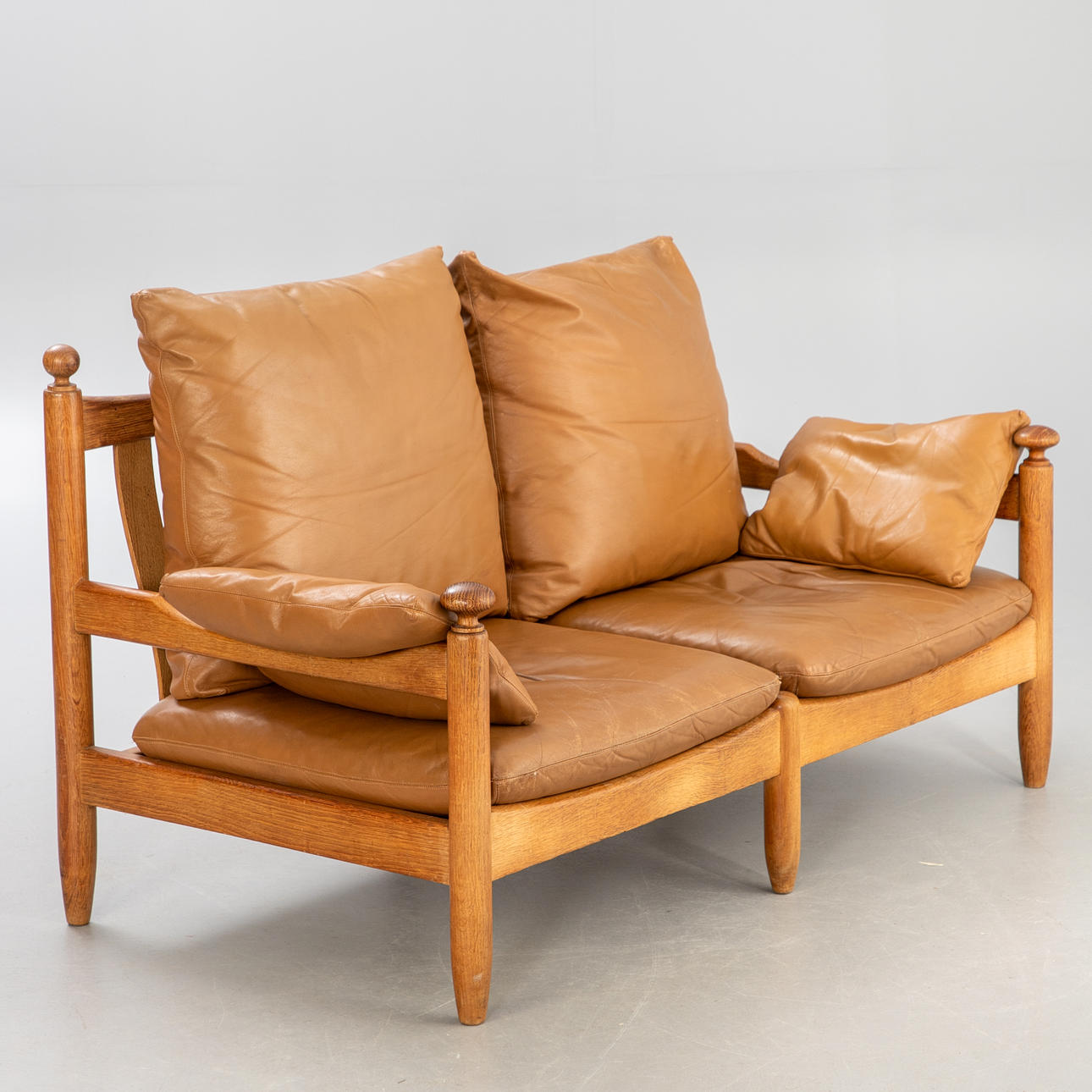 2-sits soffa, ek, läder, 1960-tal.