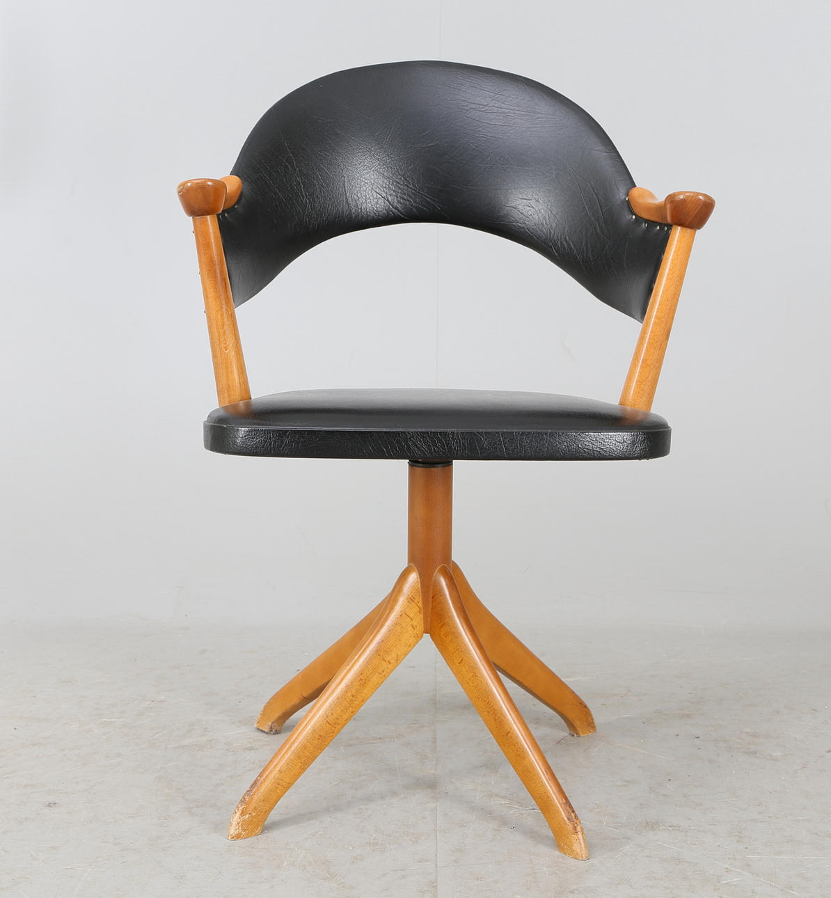 KARMSTOL, snurrmodell, 1900-talets mitt.