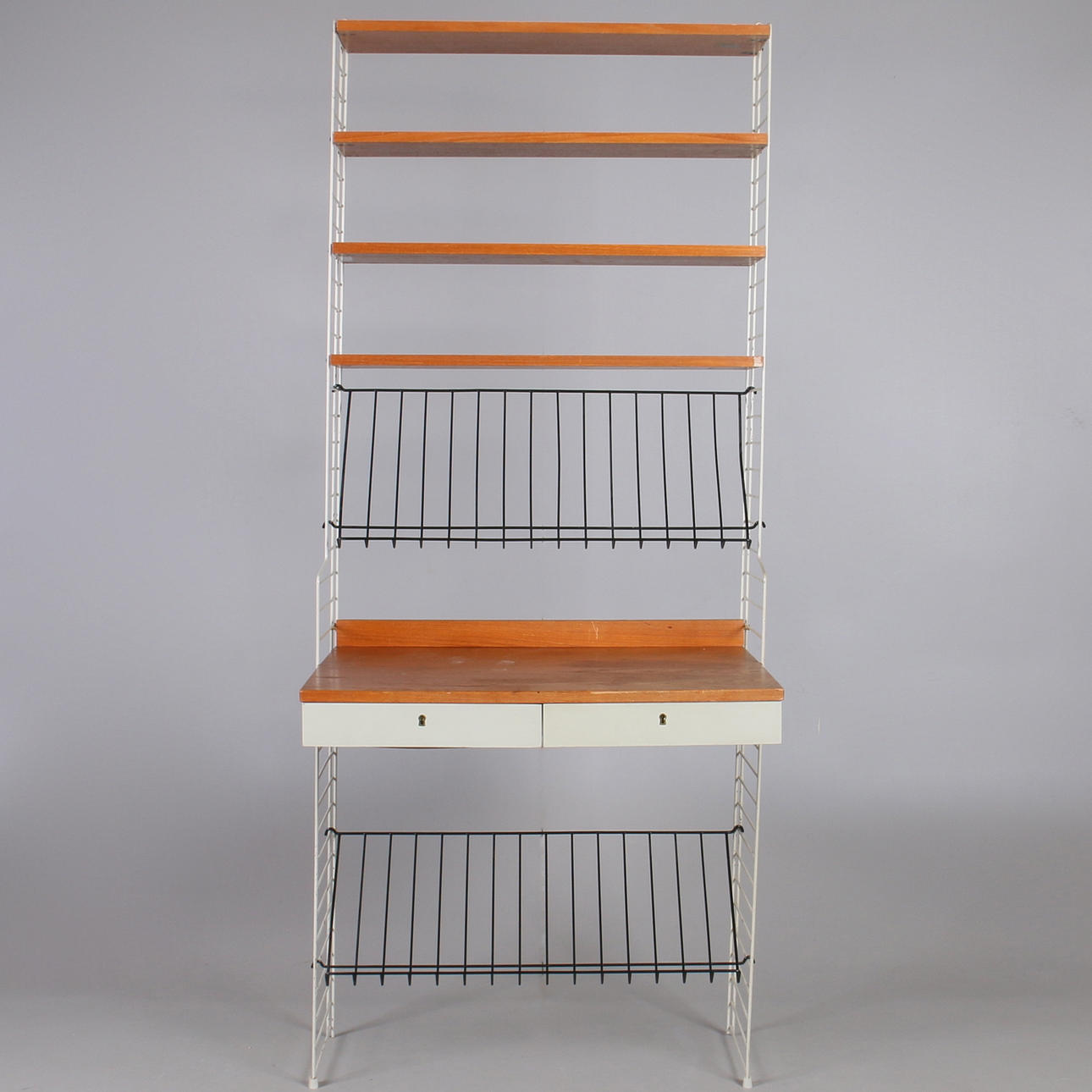 SKRIVBORD, med hyllplan, teak, "String", Karin och Nils "Nisse" Strinning, 1950-tal.