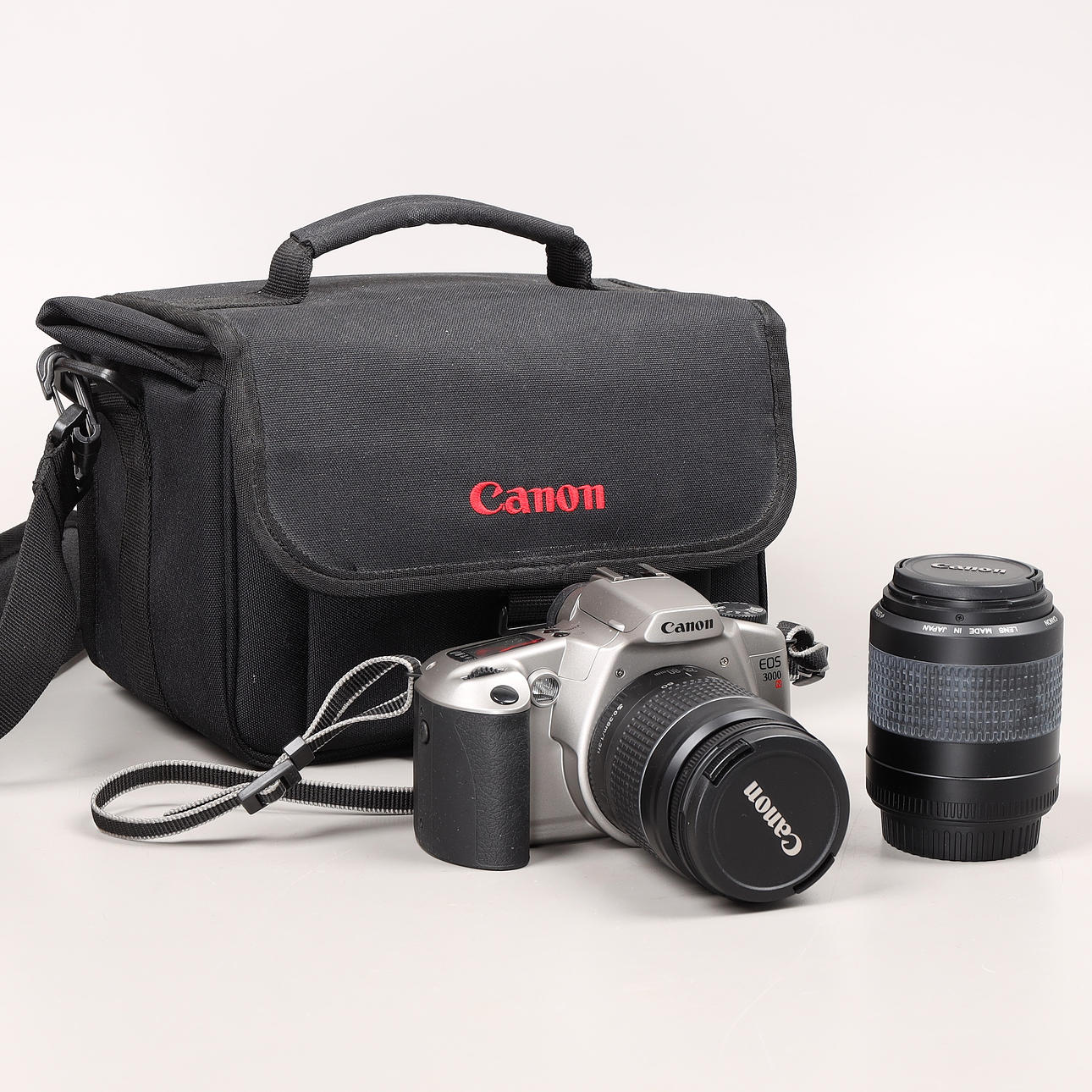 KAMERA, Canon EOS 3000N, med extra objektiv och väska. Foto, Kameror ...