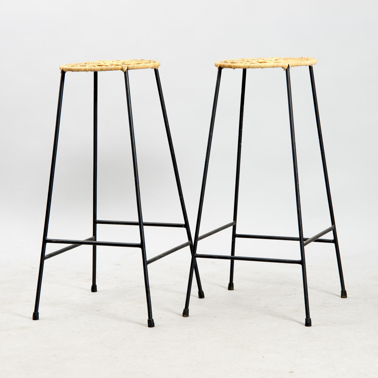 BARSTOLAR, 1 par, ur Kraalserien, NK, 1900- talets mitt, Kerstin Hörlin Holmqvist.