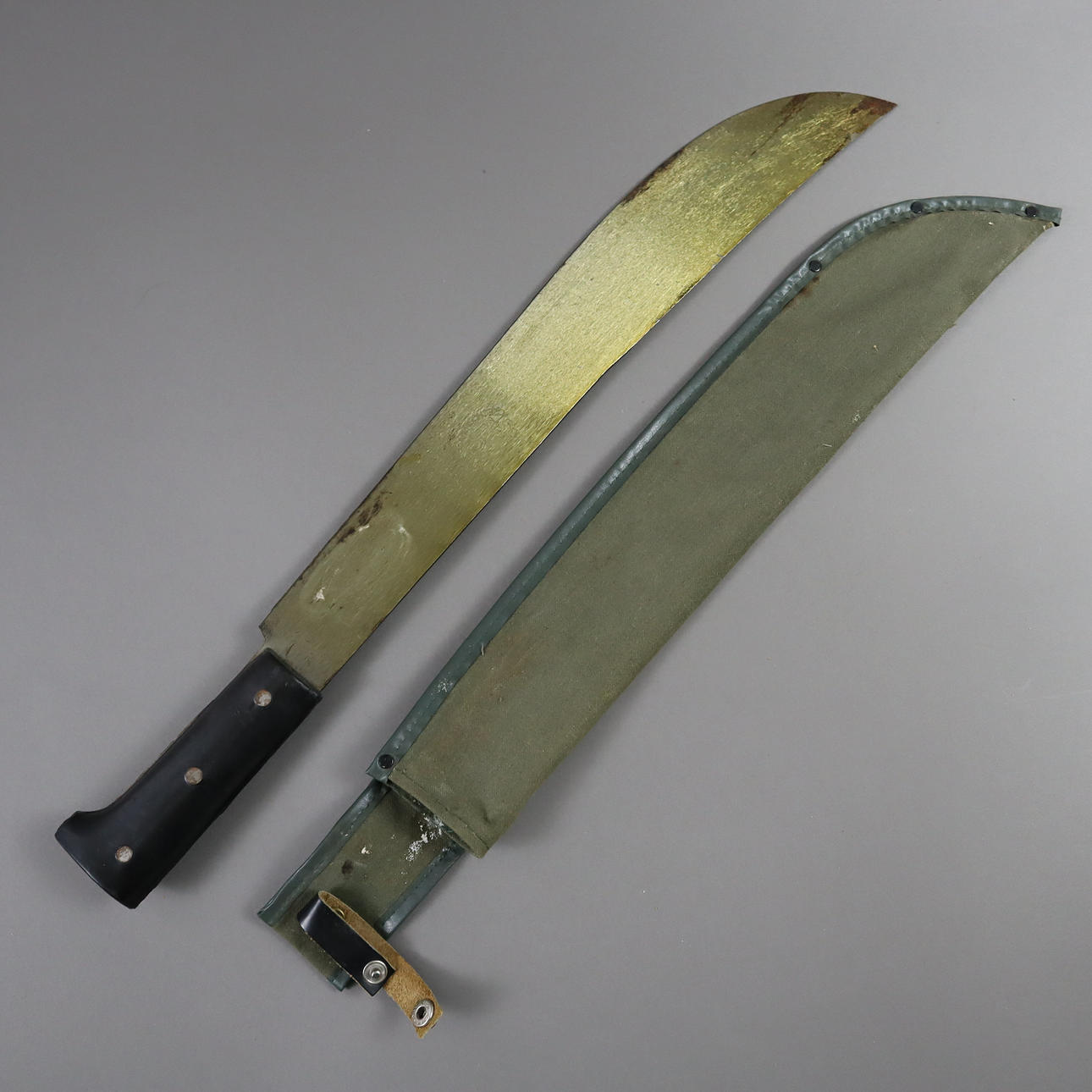 MACHETE steel blade called “Made in CZECHOLSOVAKIA”.