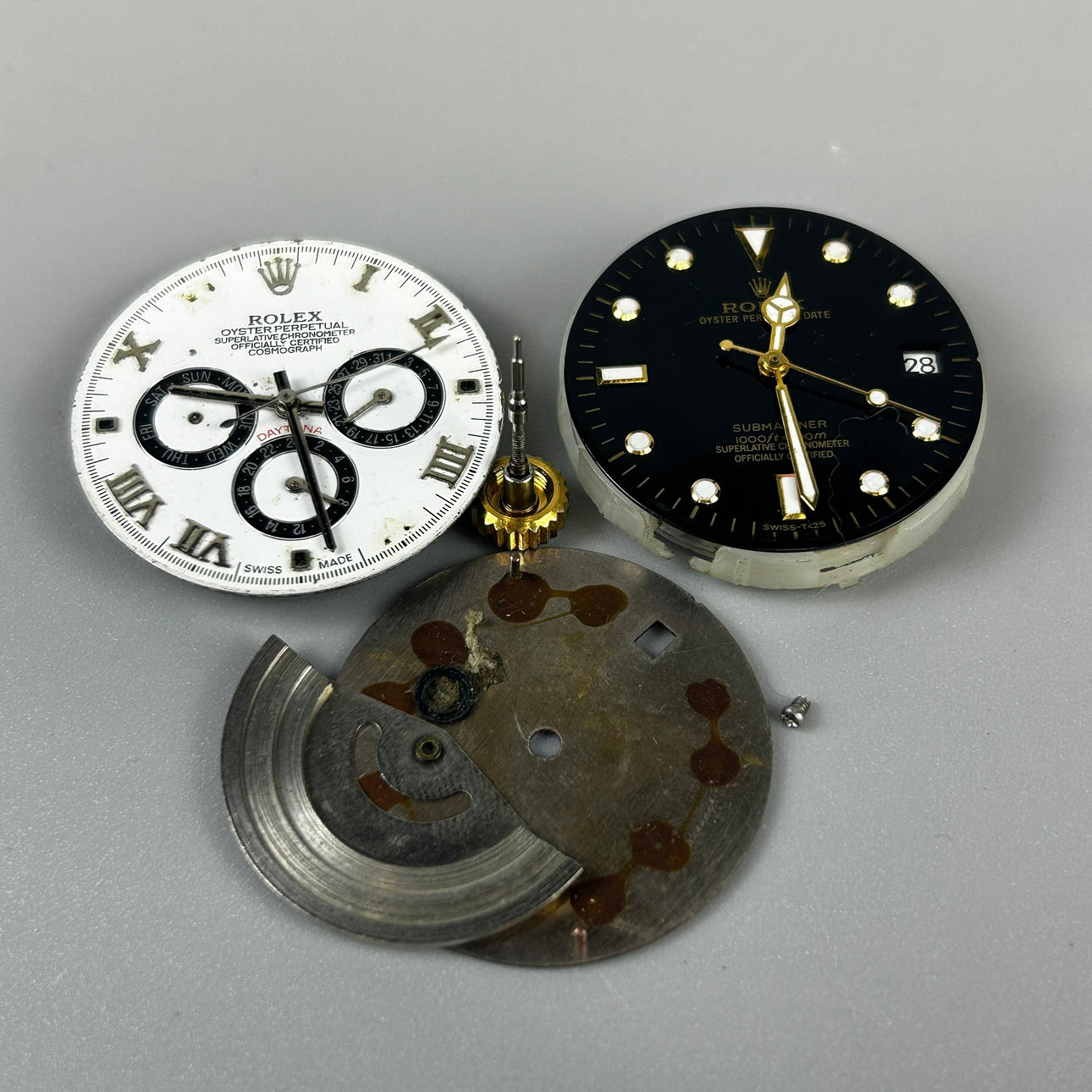 QUANTITY OF WATCH PARTS.