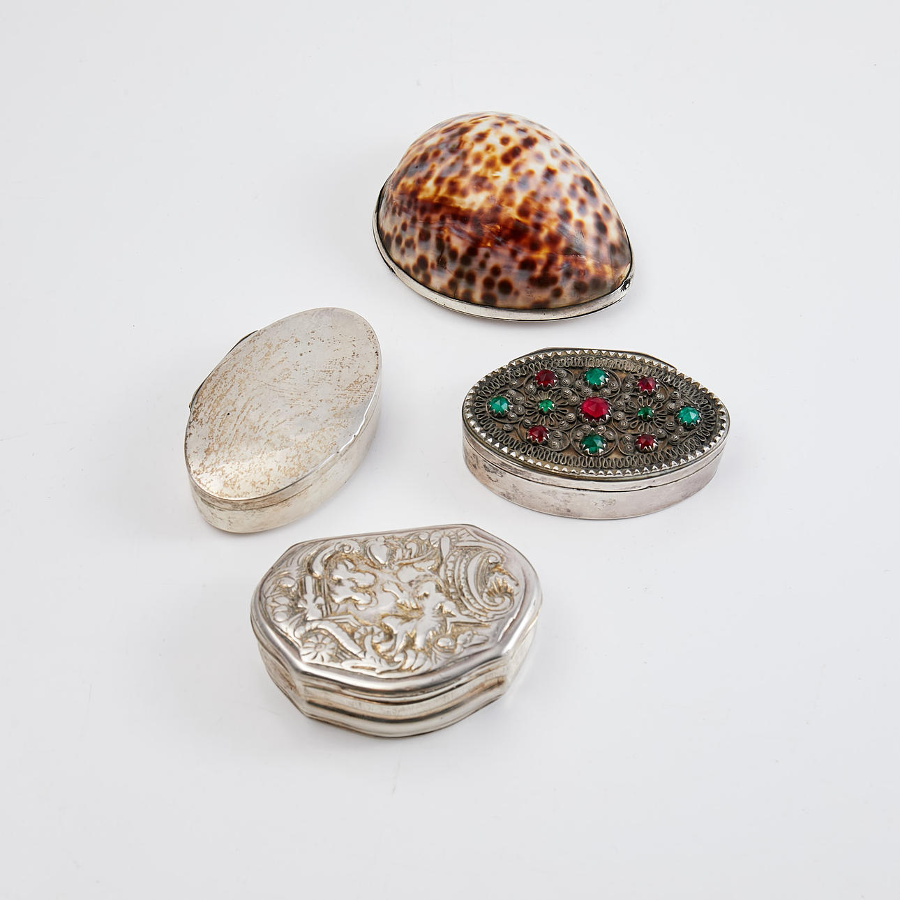 DOSOR i silver, 4 st, Anders Värnström, Eksjö, 1815, Jonas From, Helsingborg med tigersnäcka, 1845, C O Nordström, Växjö, med filigran och stenar i glas, G Nordström Växjö, 1845.