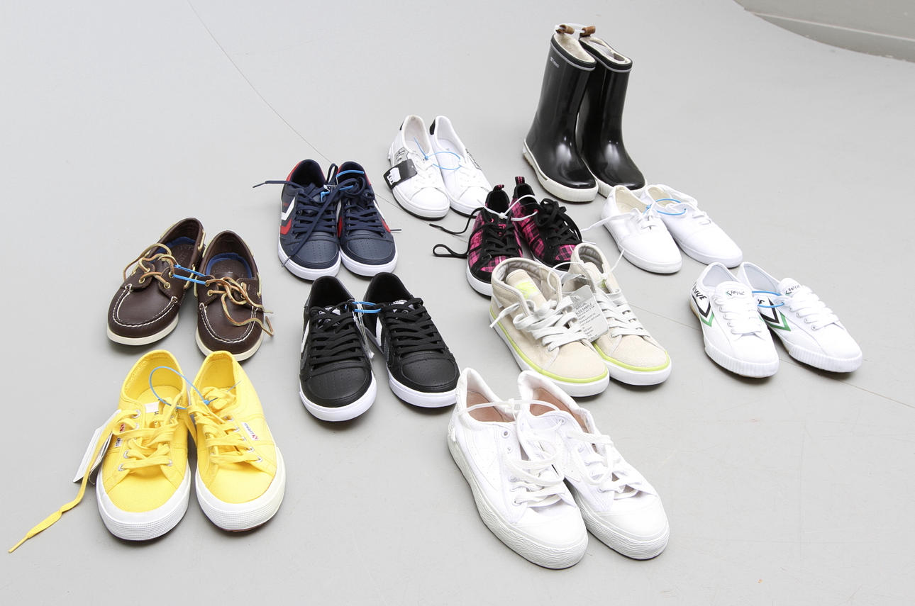 SKOR, 11 par, nya, storlek 36, konkurs efter first aid.