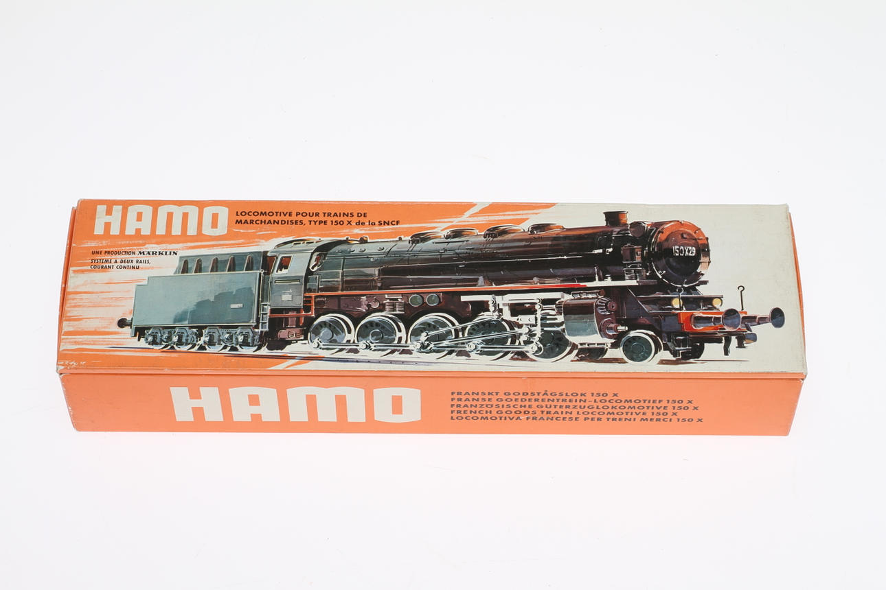 MODELLTÅG MÄRKLIN/HAMO franska ångloket 8346 med rökinsats i originalkartong.