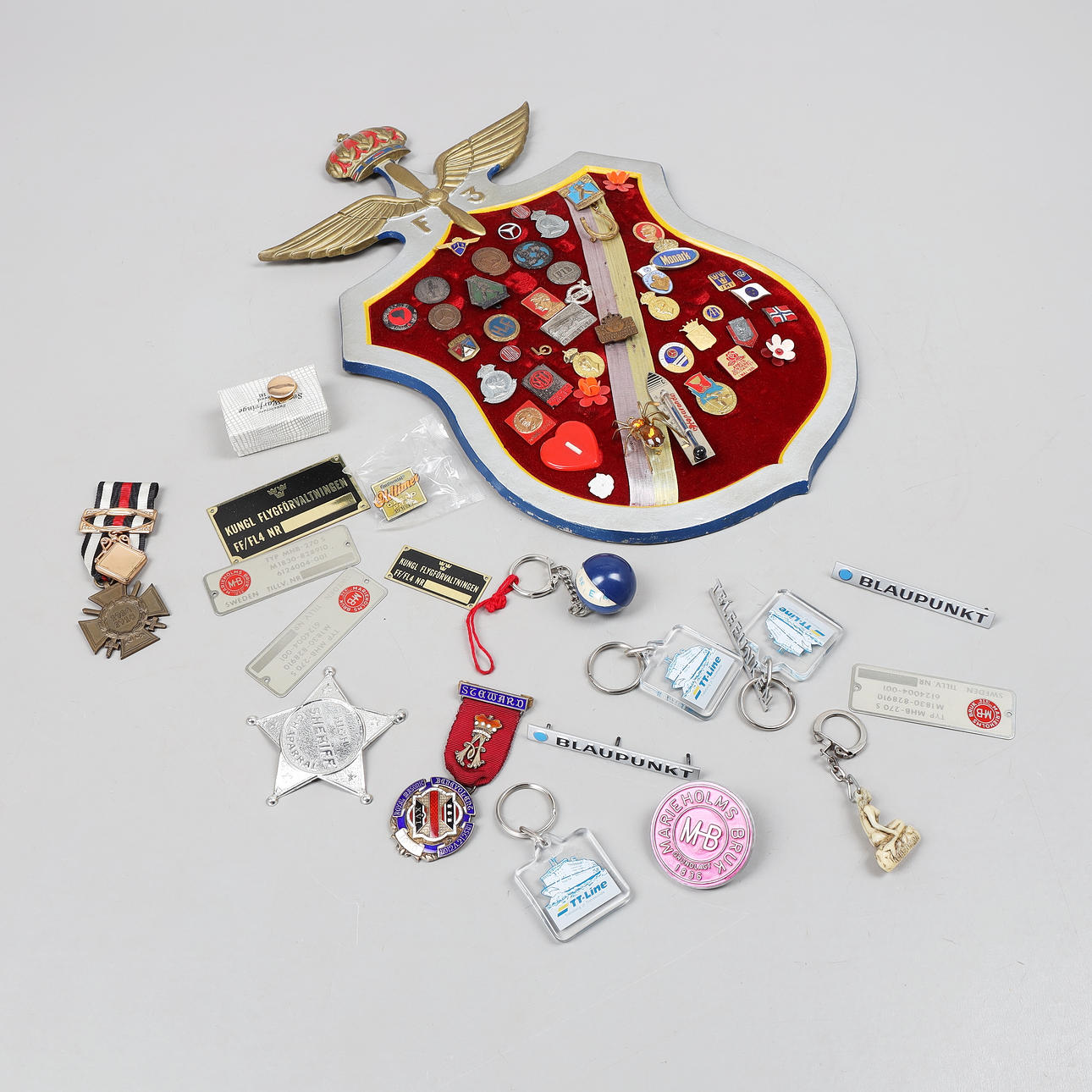 PIN-MERKIT, AVAIMENPERÄT yms., 1900-luku.